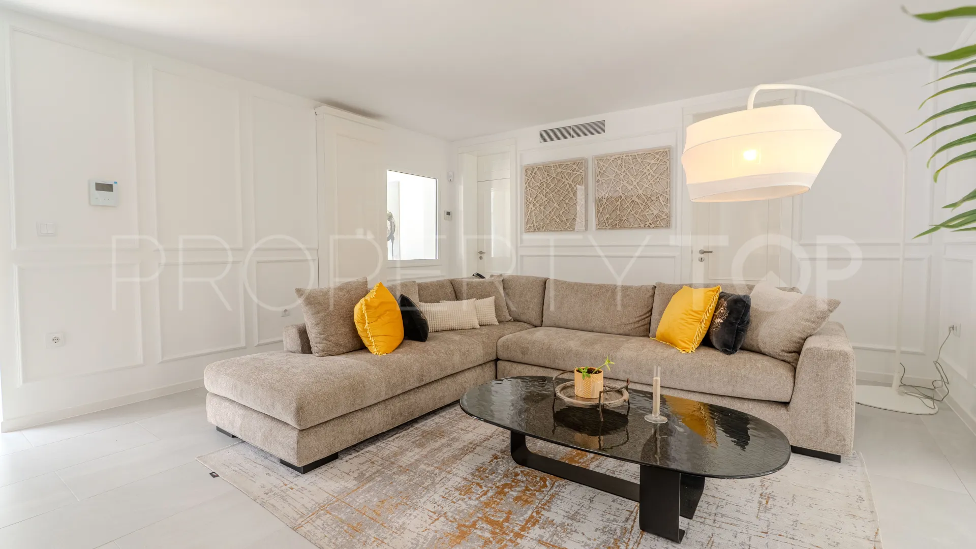 For sale Nueva Andalucia villa
