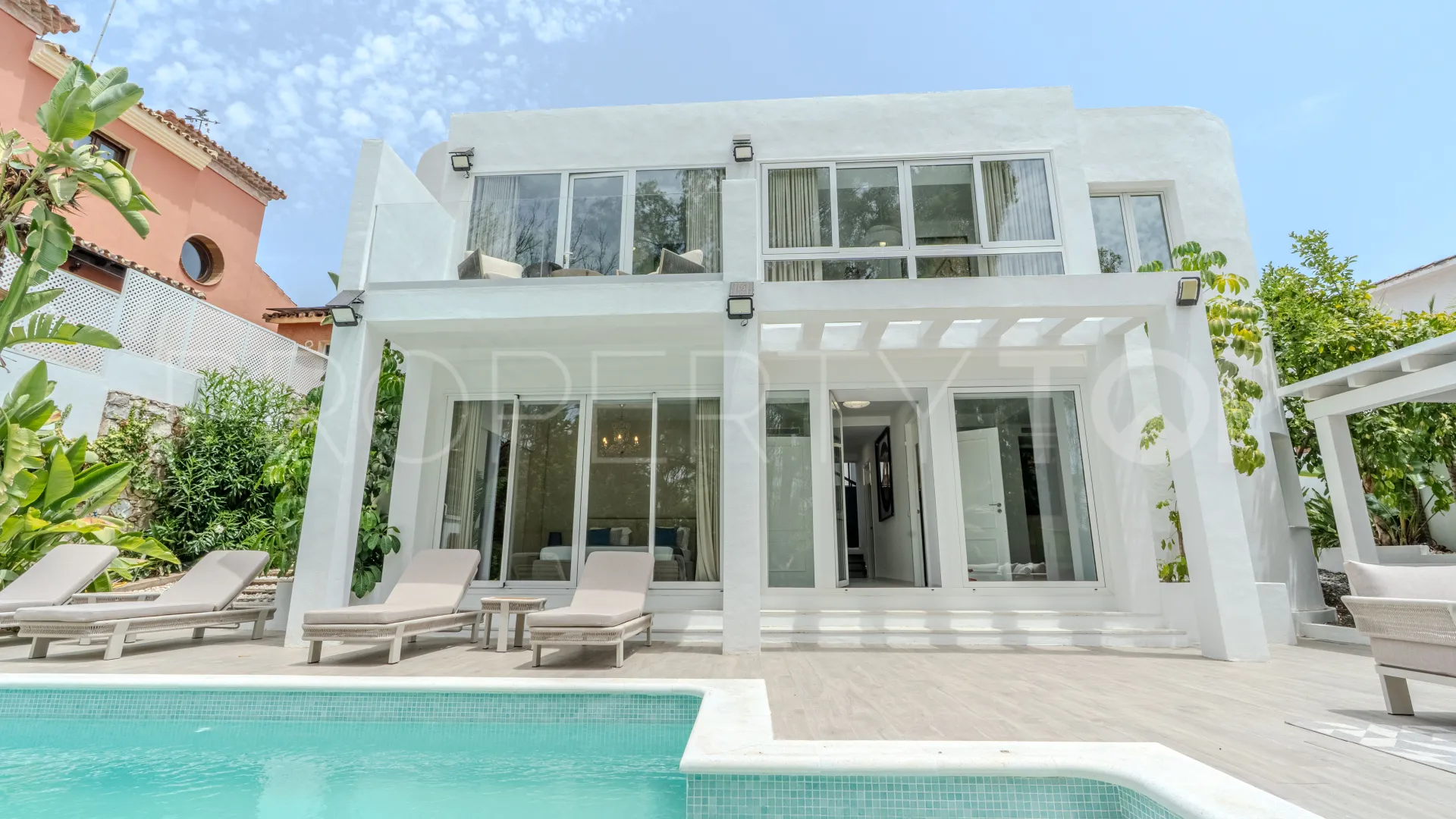 For sale Nueva Andalucia villa