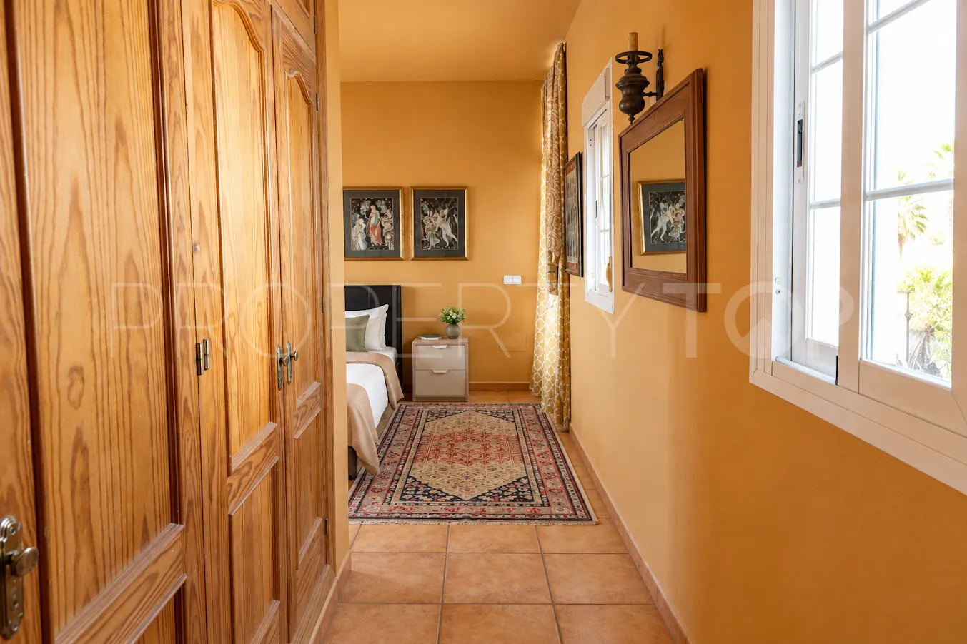 Comprar casa de 5 dormitorios en Bel Air