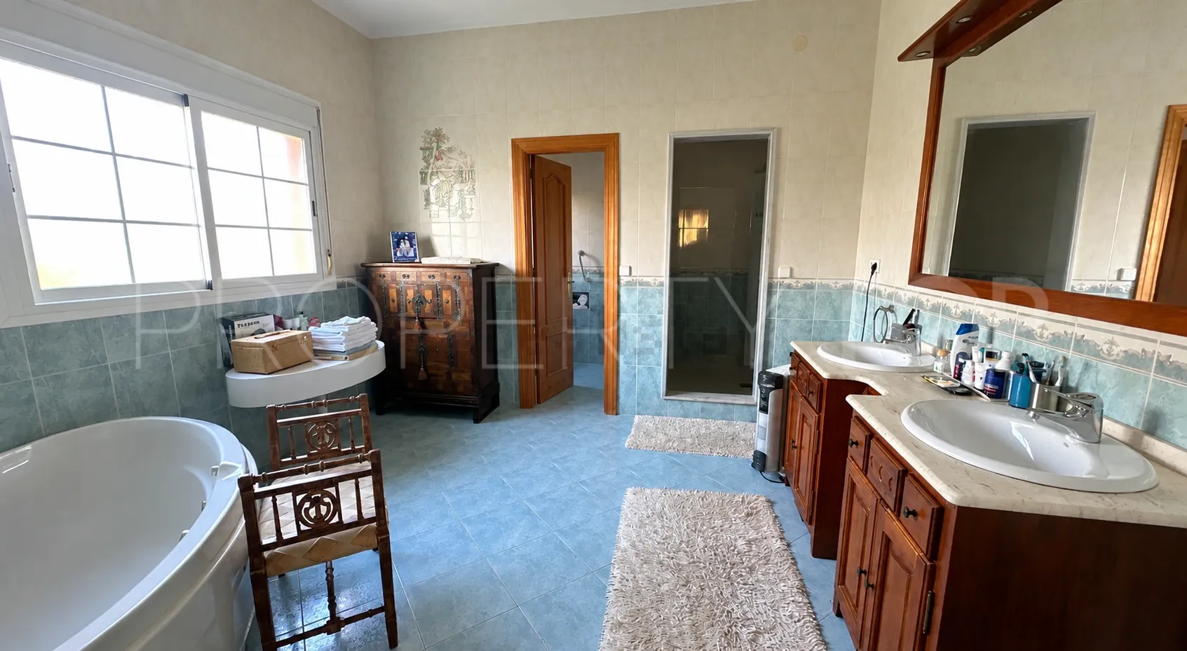 Comprar casa de 5 dormitorios en Bel Air