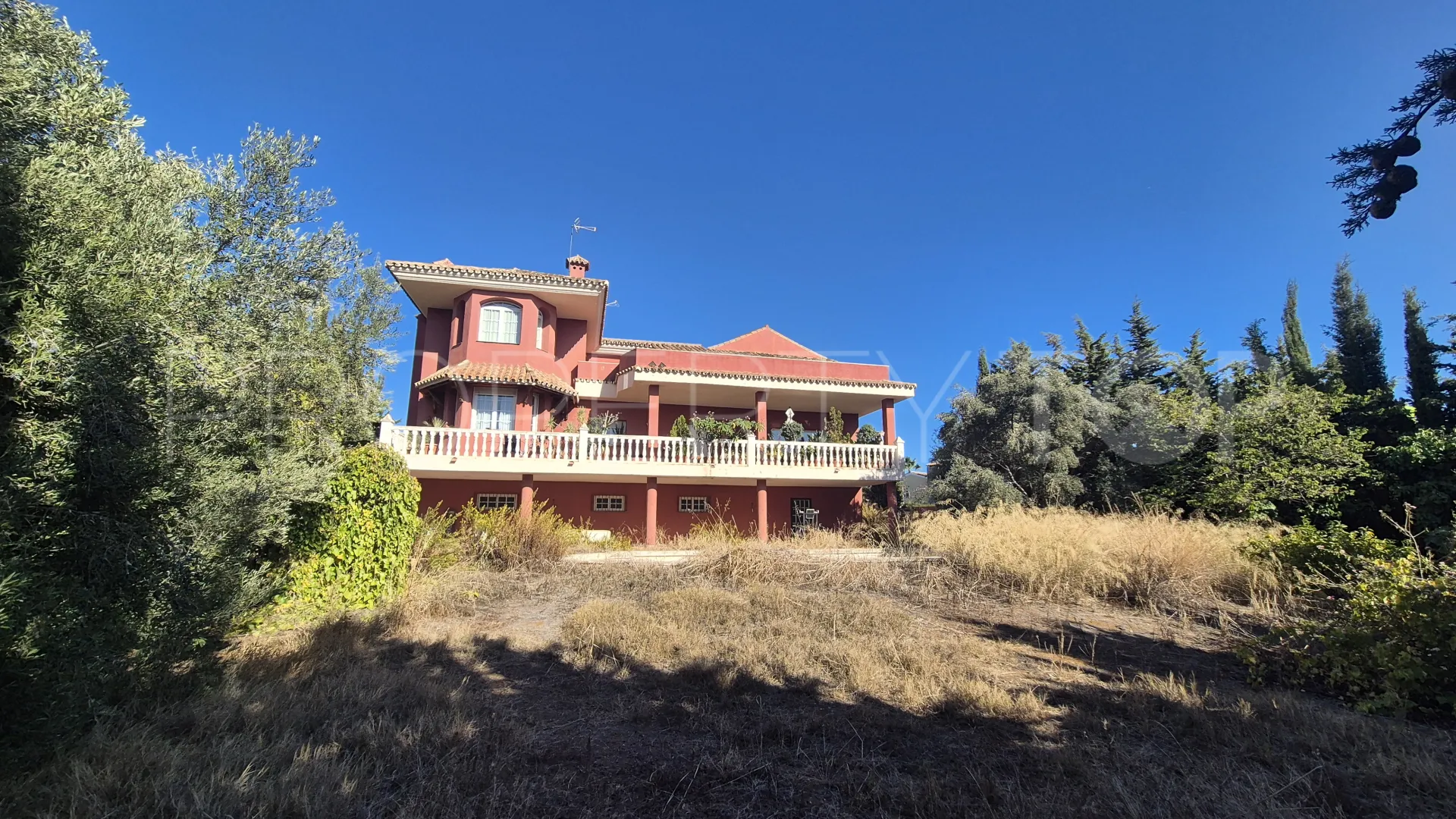 Comprar casa de 5 dormitorios en Bel Air