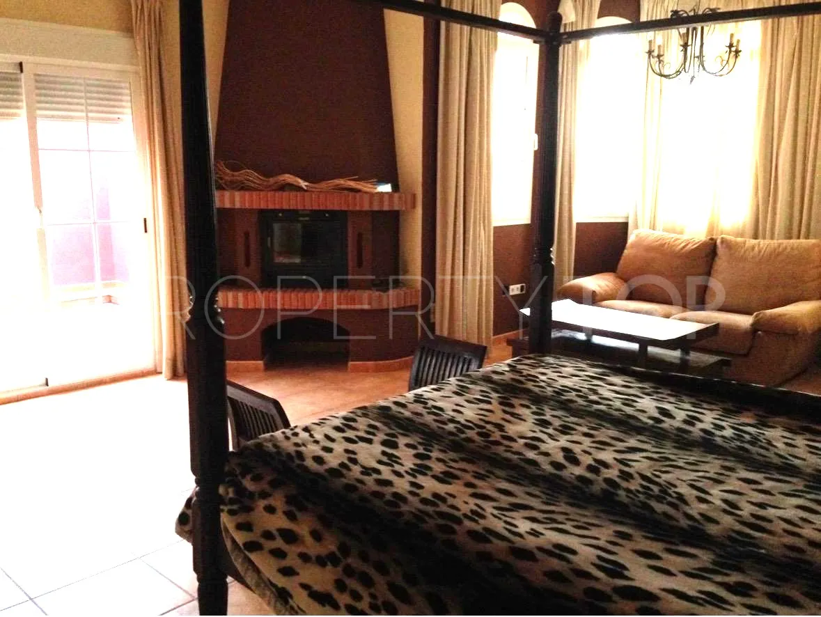 Comprar casa de 5 dormitorios en Bel Air