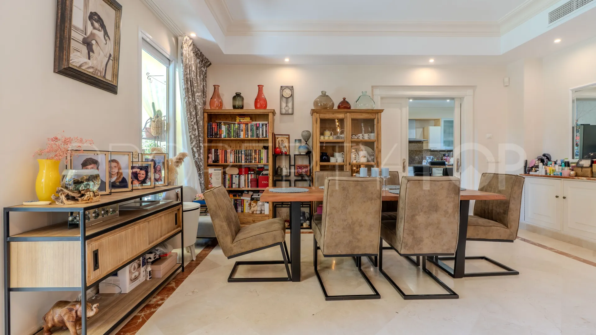 Villa a la venta en Marbella con 5 dormitorios