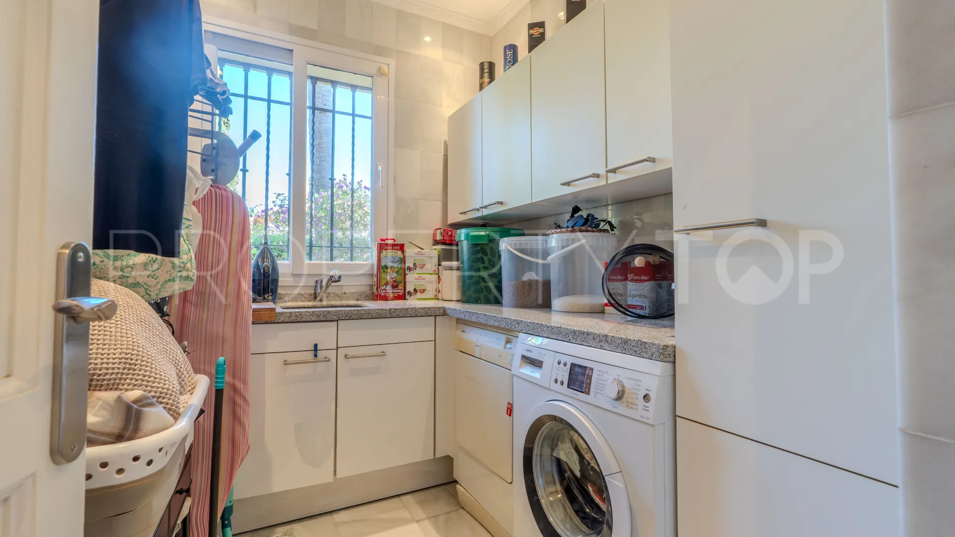 Villa a la venta en Marbella con 5 dormitorios