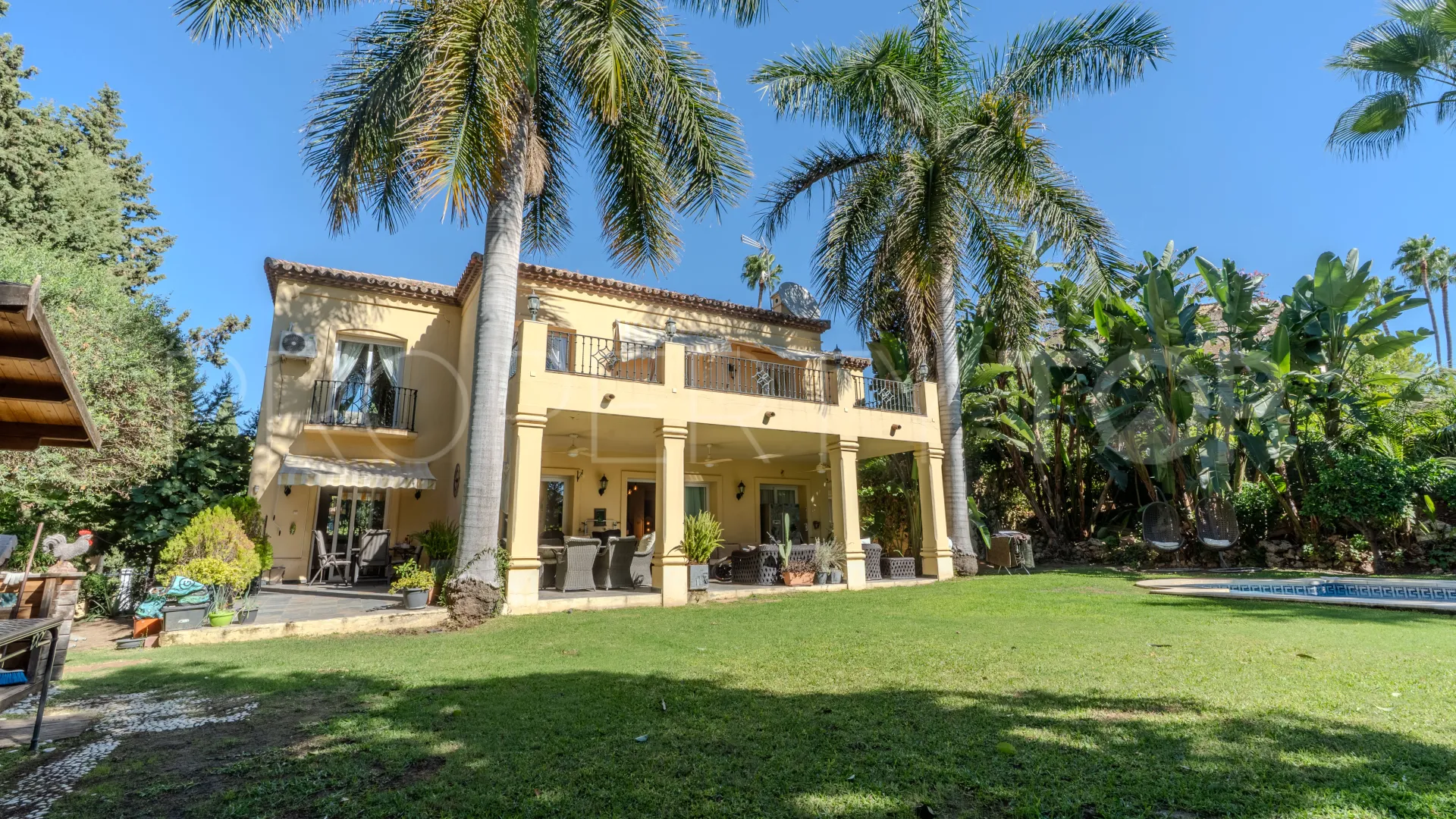 Villa a la venta en Marbella con 5 dormitorios