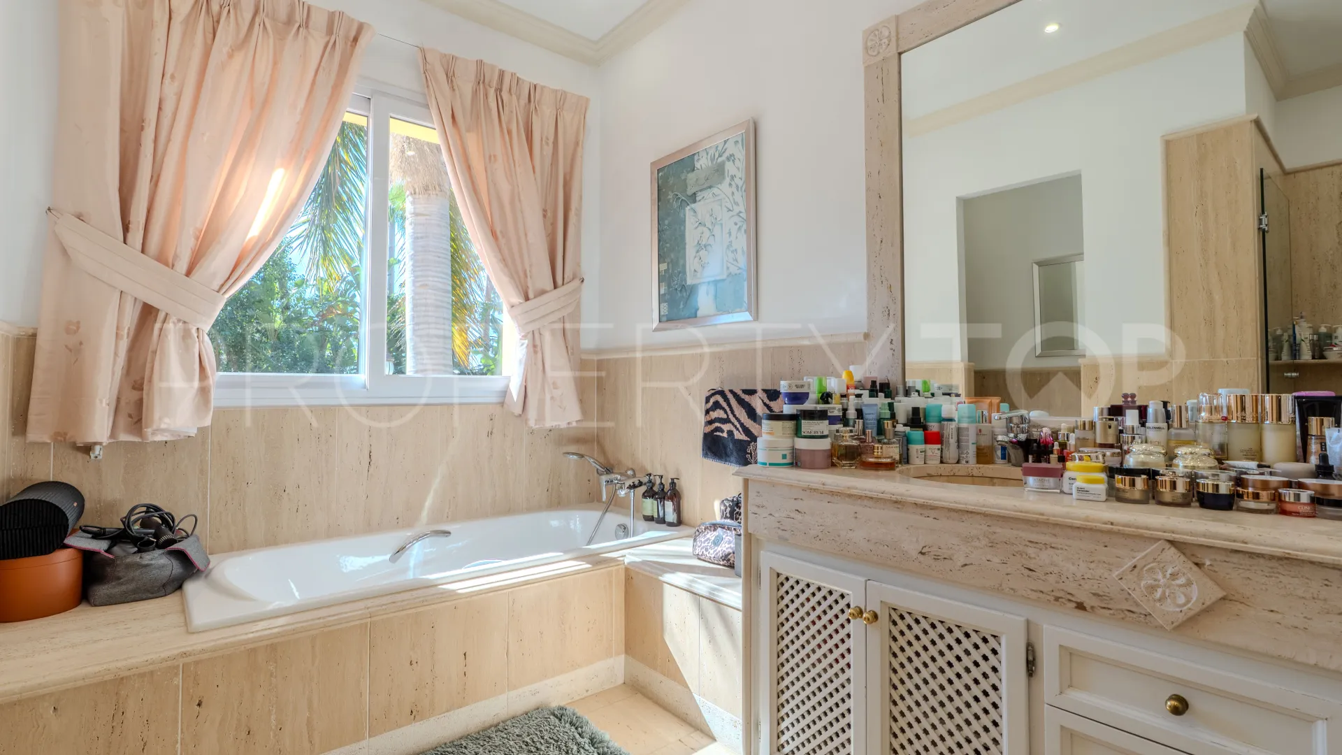 Villa a la venta en Marbella con 5 dormitorios