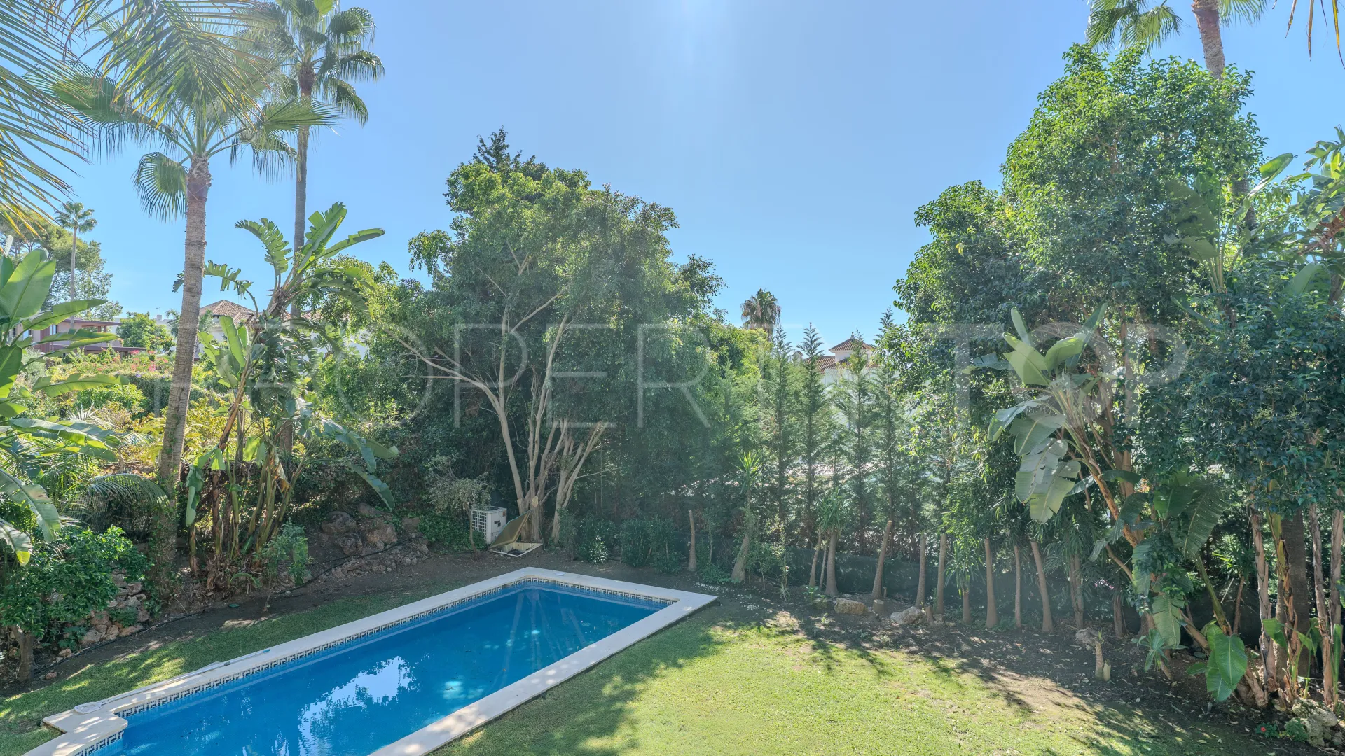 Villa a la venta en Marbella con 5 dormitorios