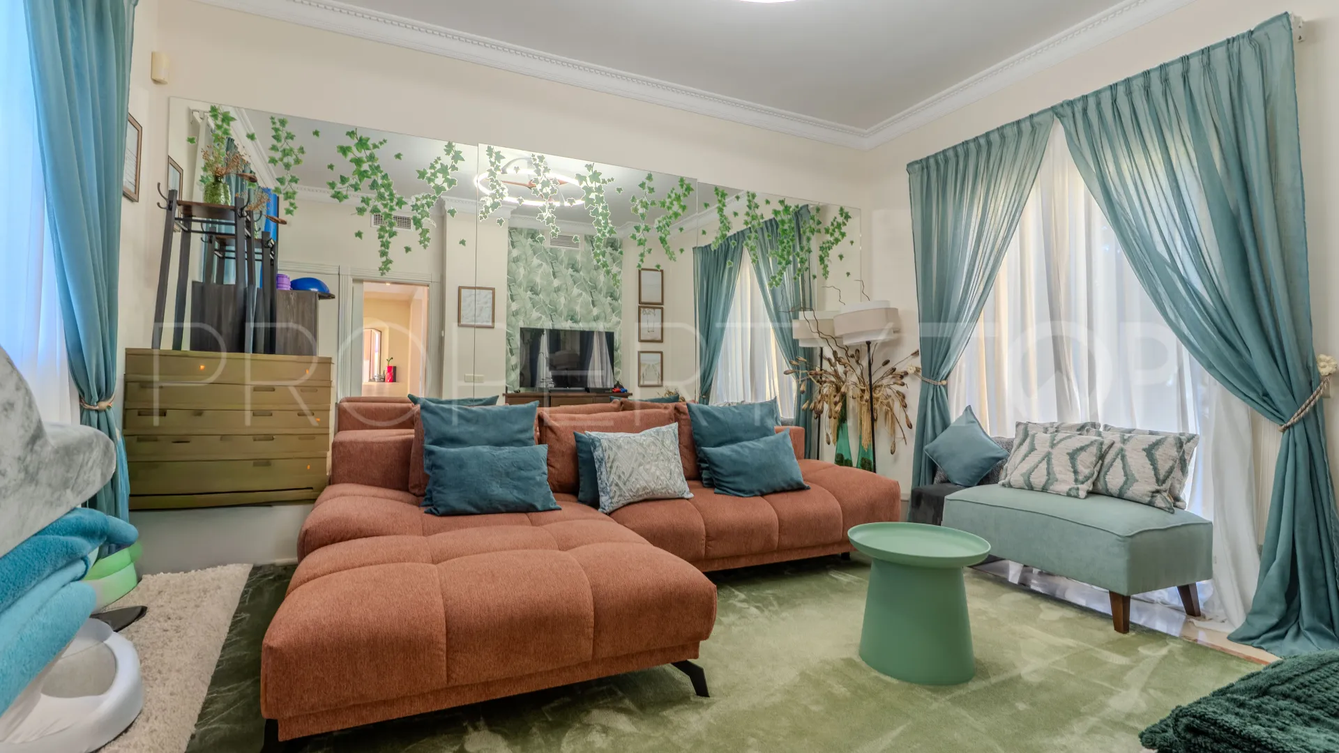 Villa a la venta en Marbella con 5 dormitorios