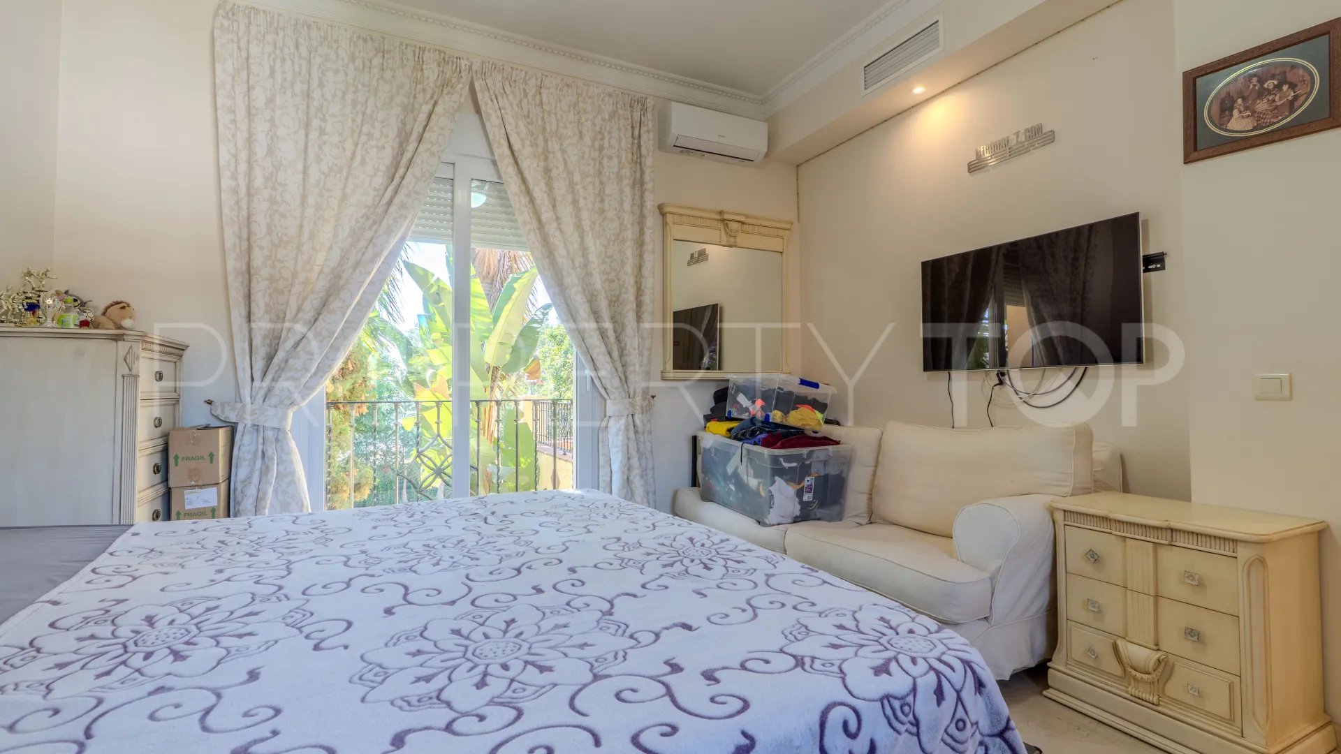 Villa a la venta en Marbella con 5 dormitorios