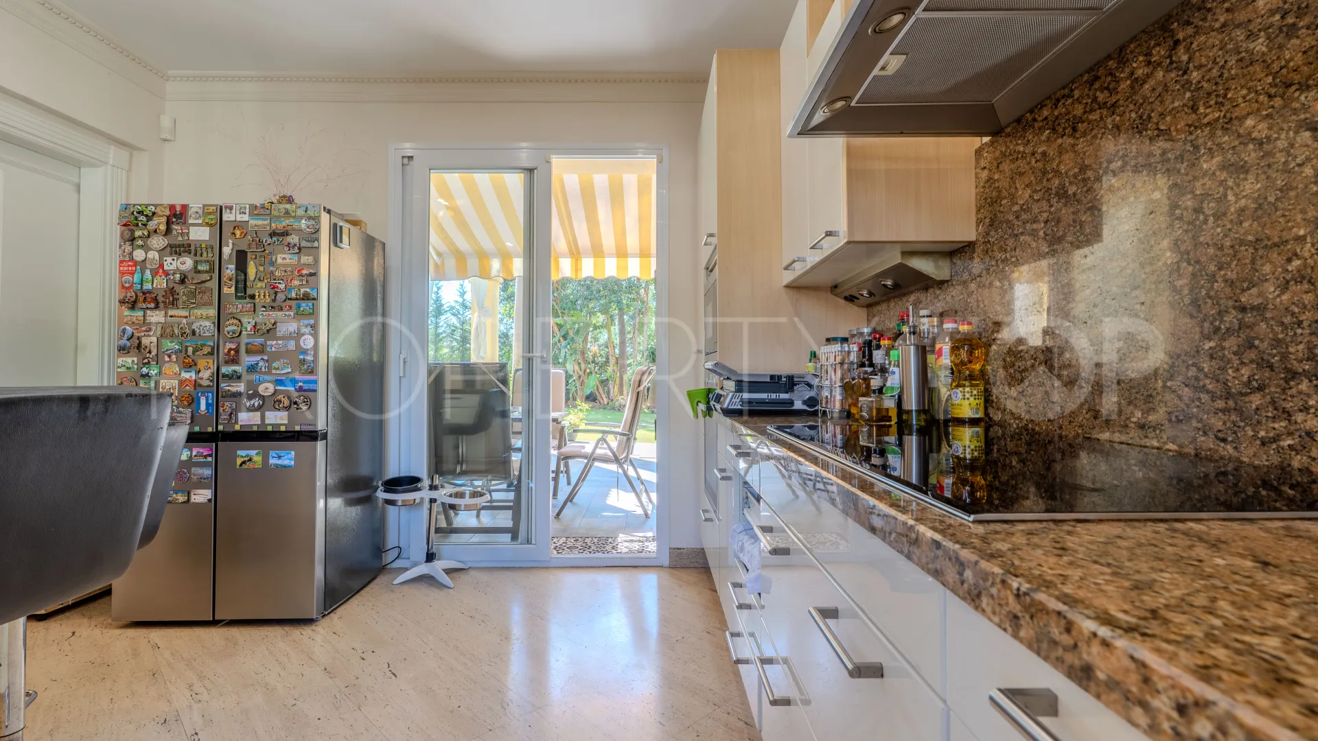 Villa a la venta en Marbella con 5 dormitorios