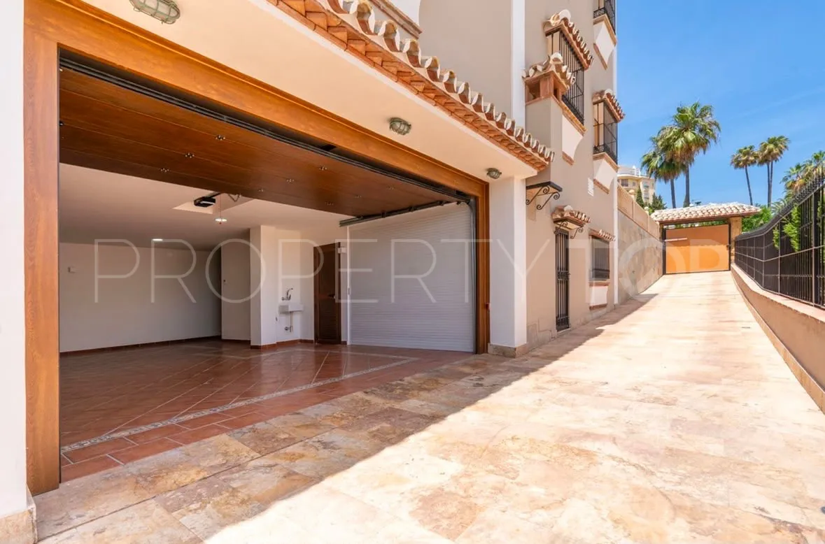 4 bedrooms villa in Cala de Mijas for sale