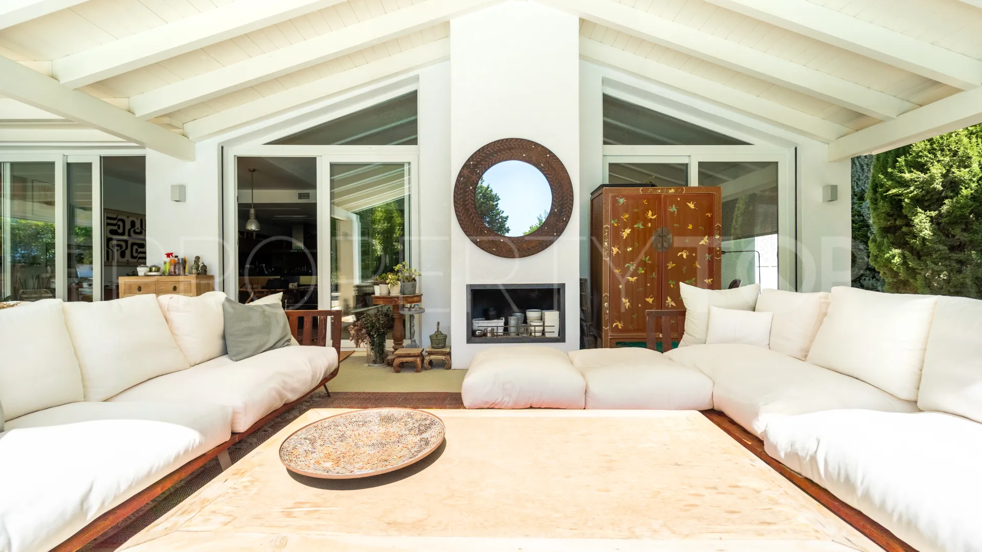 For sale villa with 5 bedrooms in Reserva del Higuerón