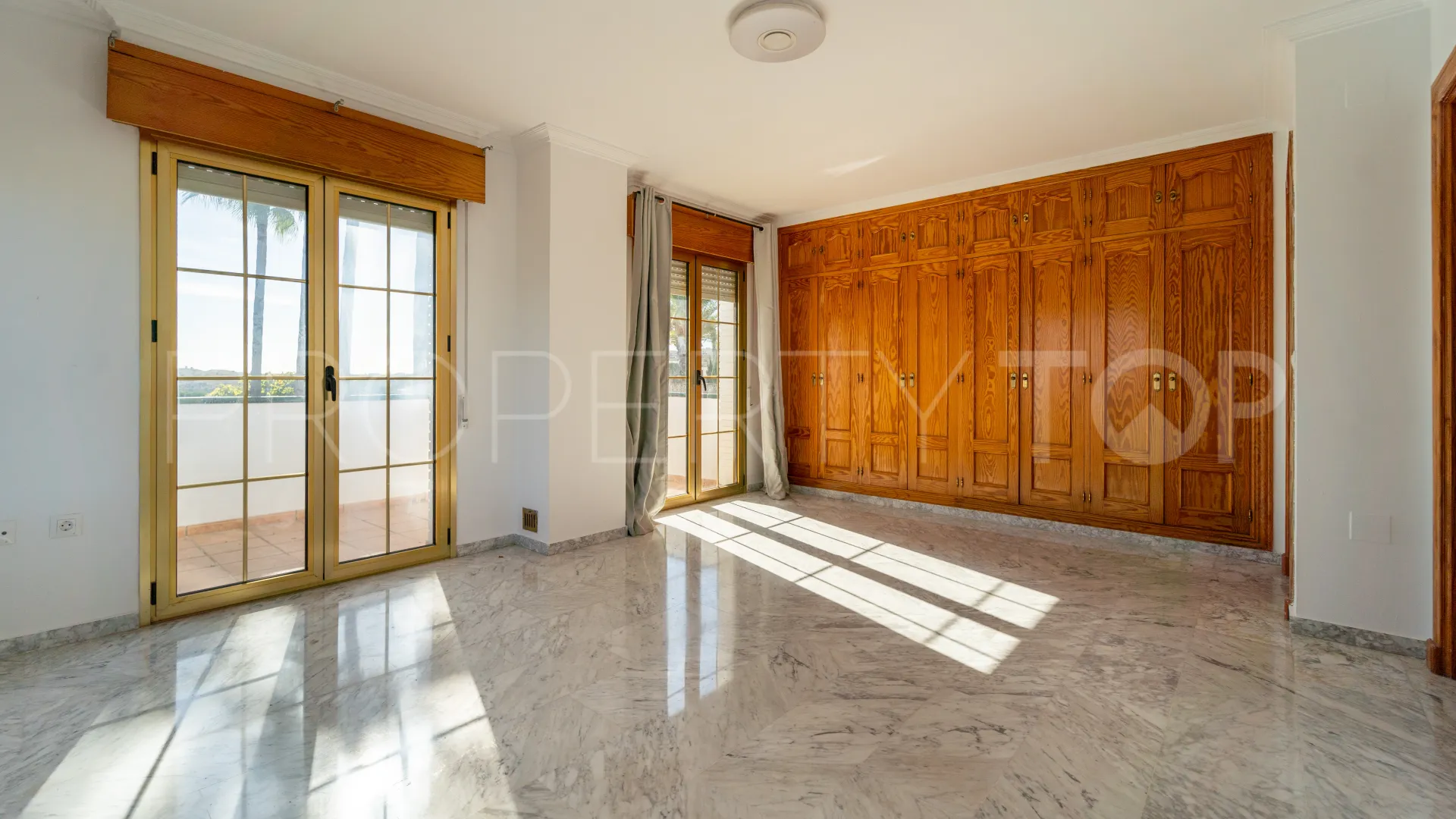 4 bedrooms villa in Cerrado del Aguila for sale