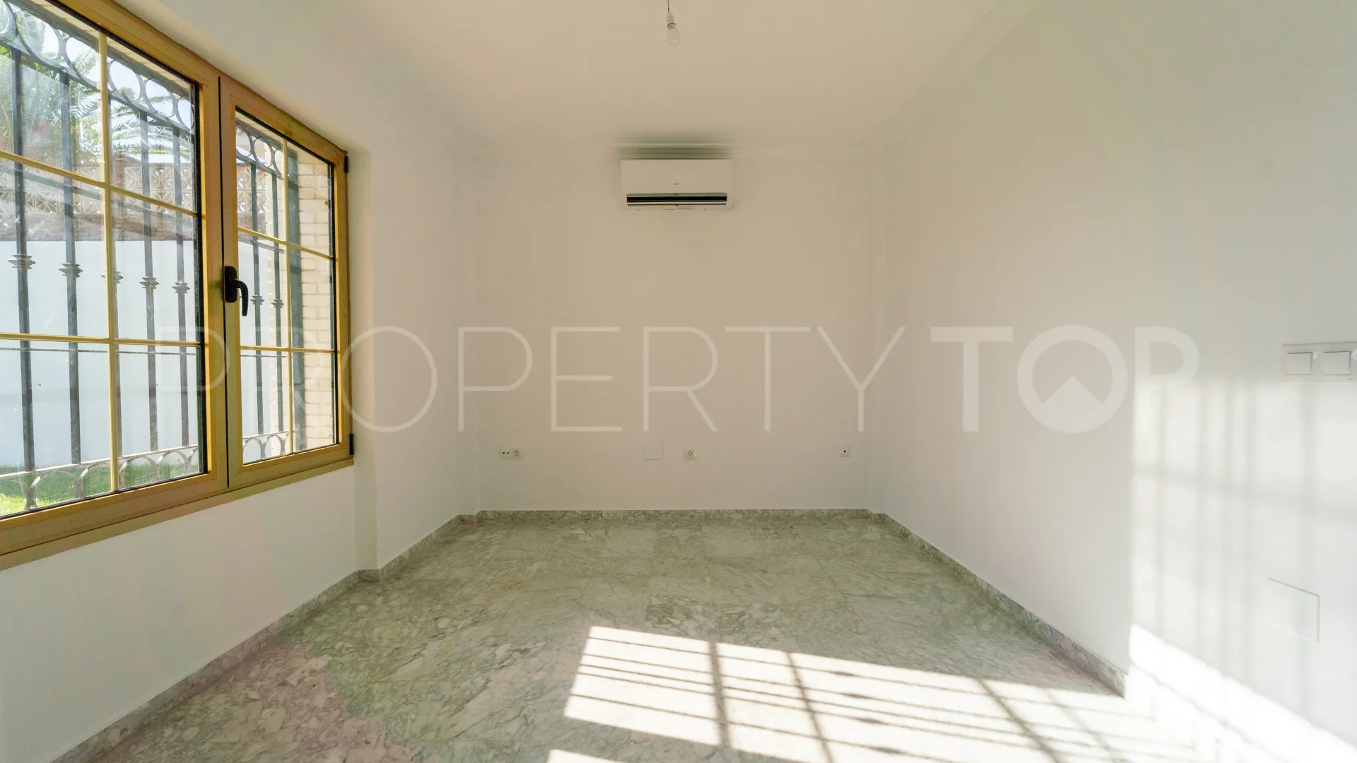 4 bedrooms villa in Cerrado del Aguila for sale