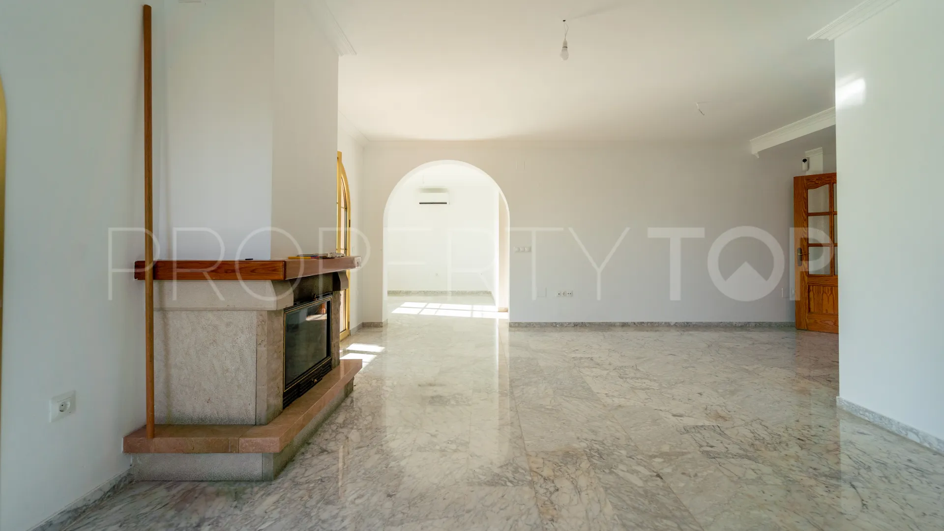 4 bedrooms villa in Cerrado del Aguila for sale