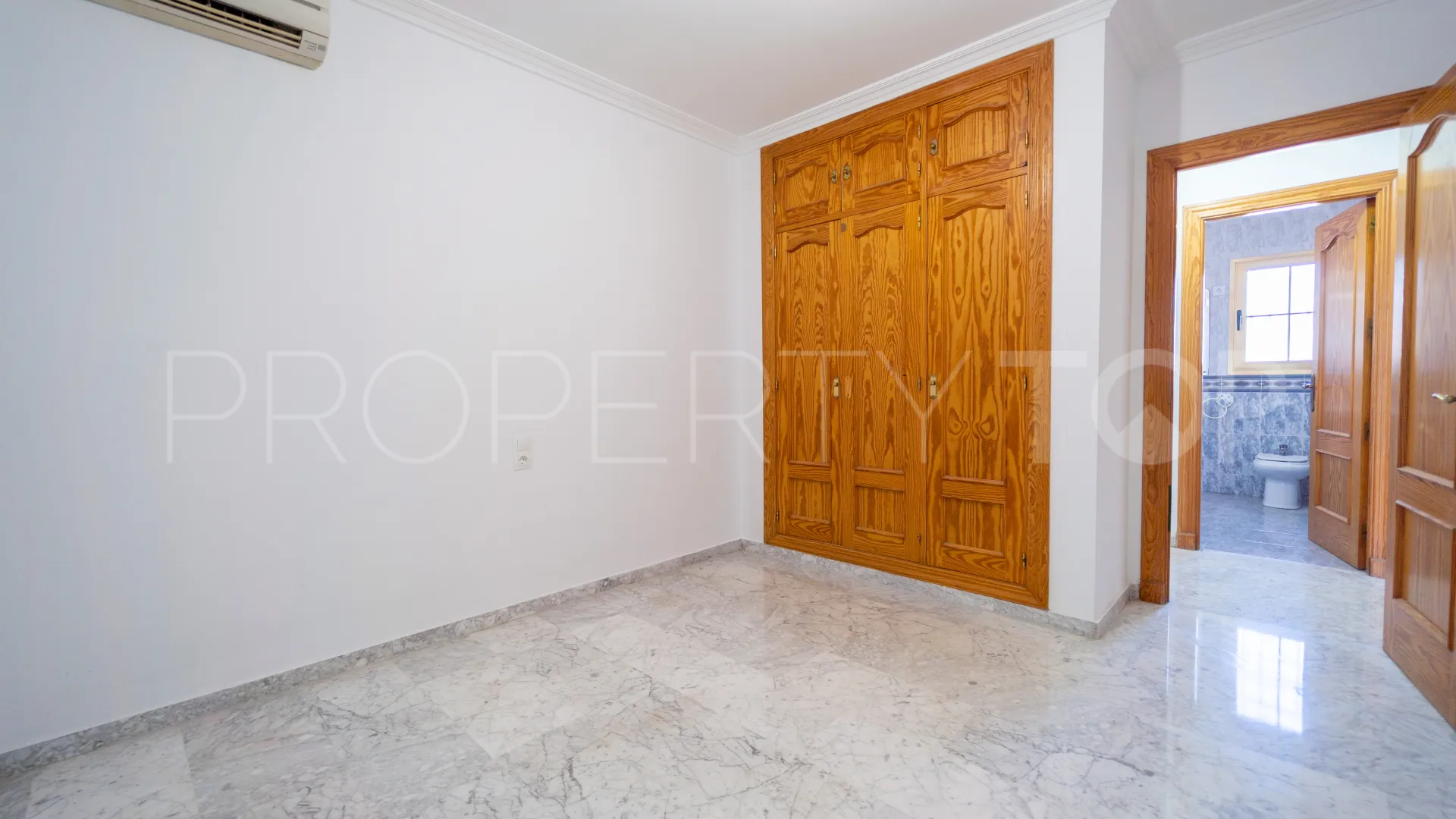 4 bedrooms villa in Cerrado del Aguila for sale