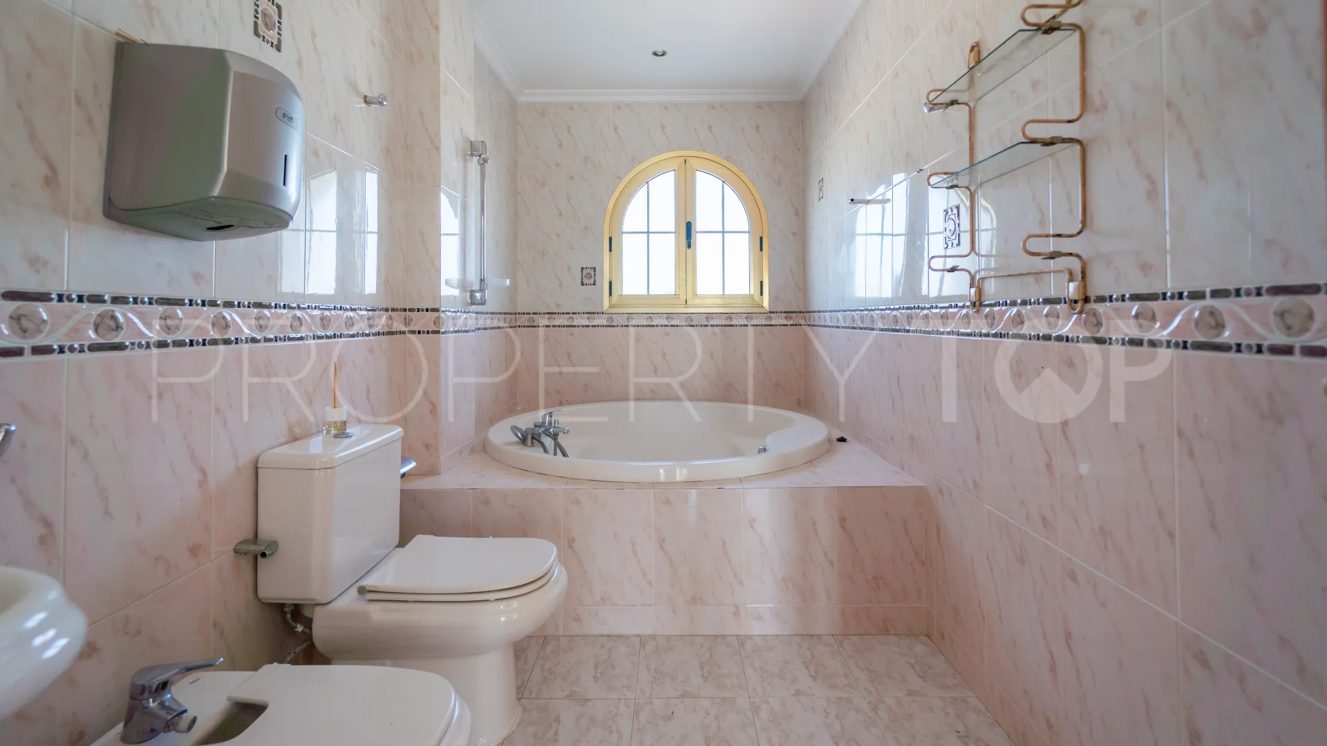 4 bedrooms villa in Cerrado del Aguila for sale