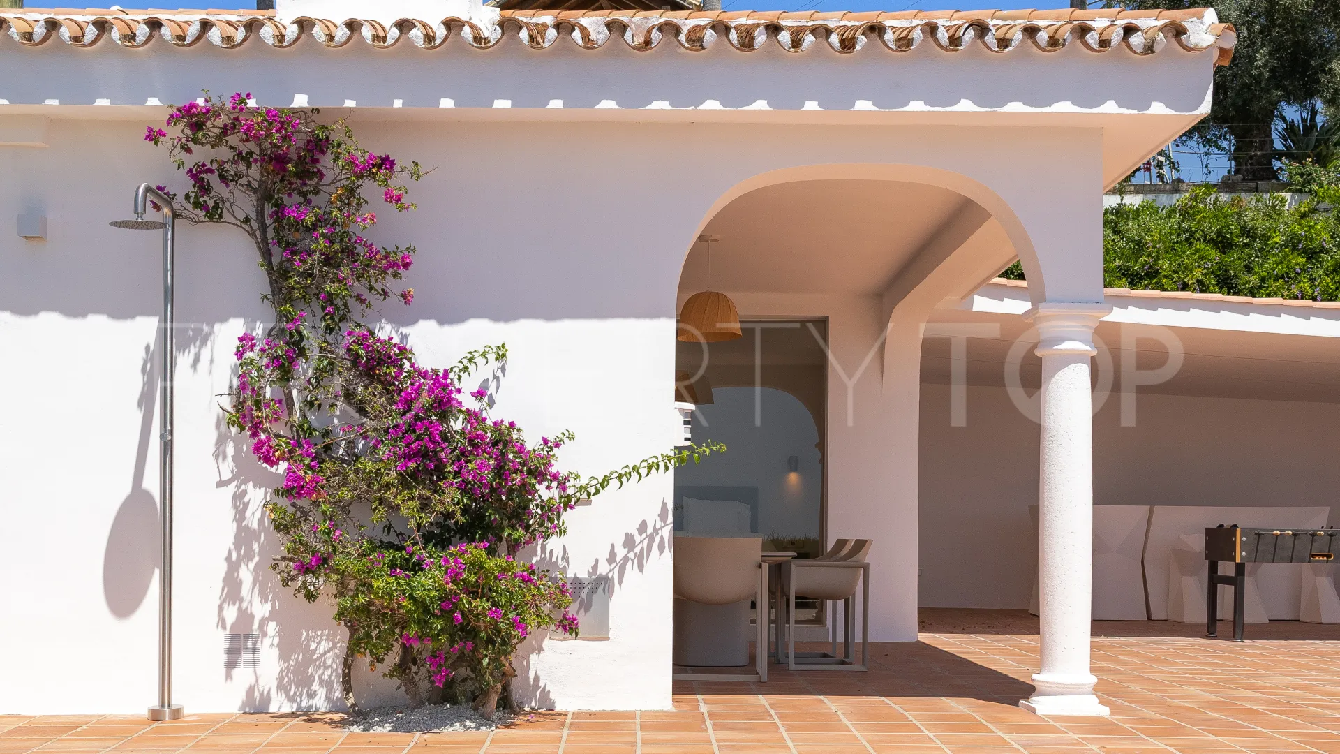 Villa en venta en Elviria