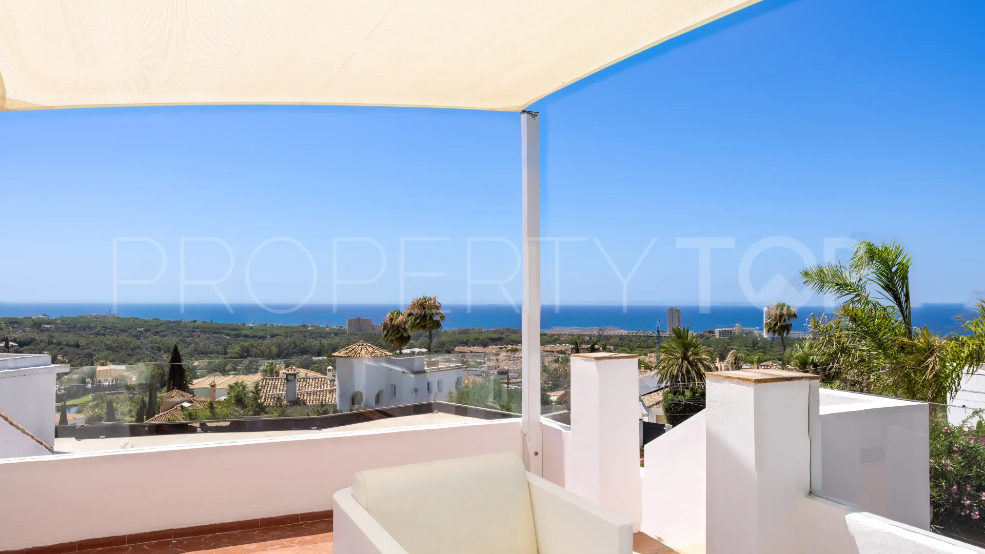 Villa en venta en Elviria
