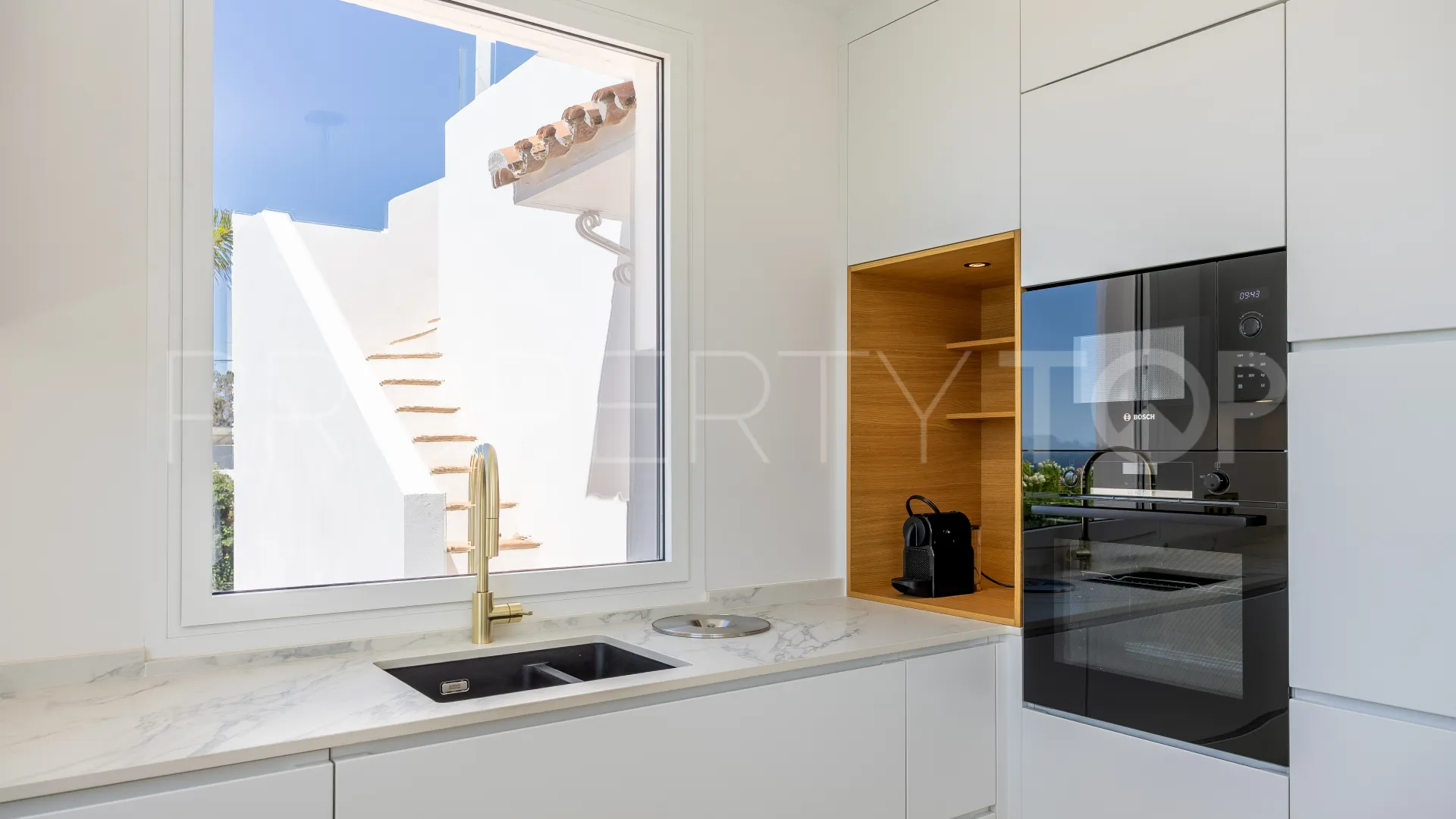 Villa en venta en Elviria
