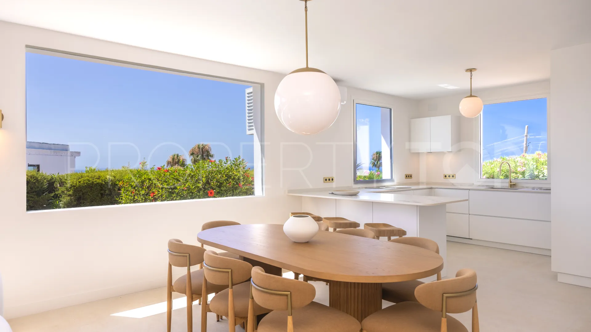 Villa en venta en Elviria