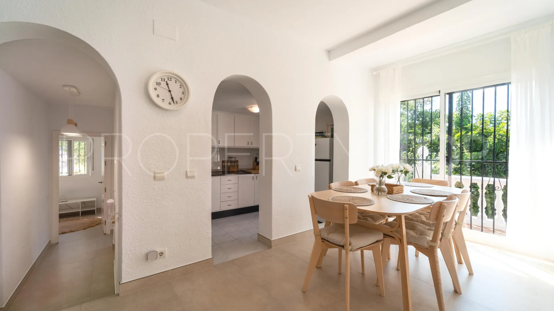 Buy Calahonda villa with 3 bedrooms