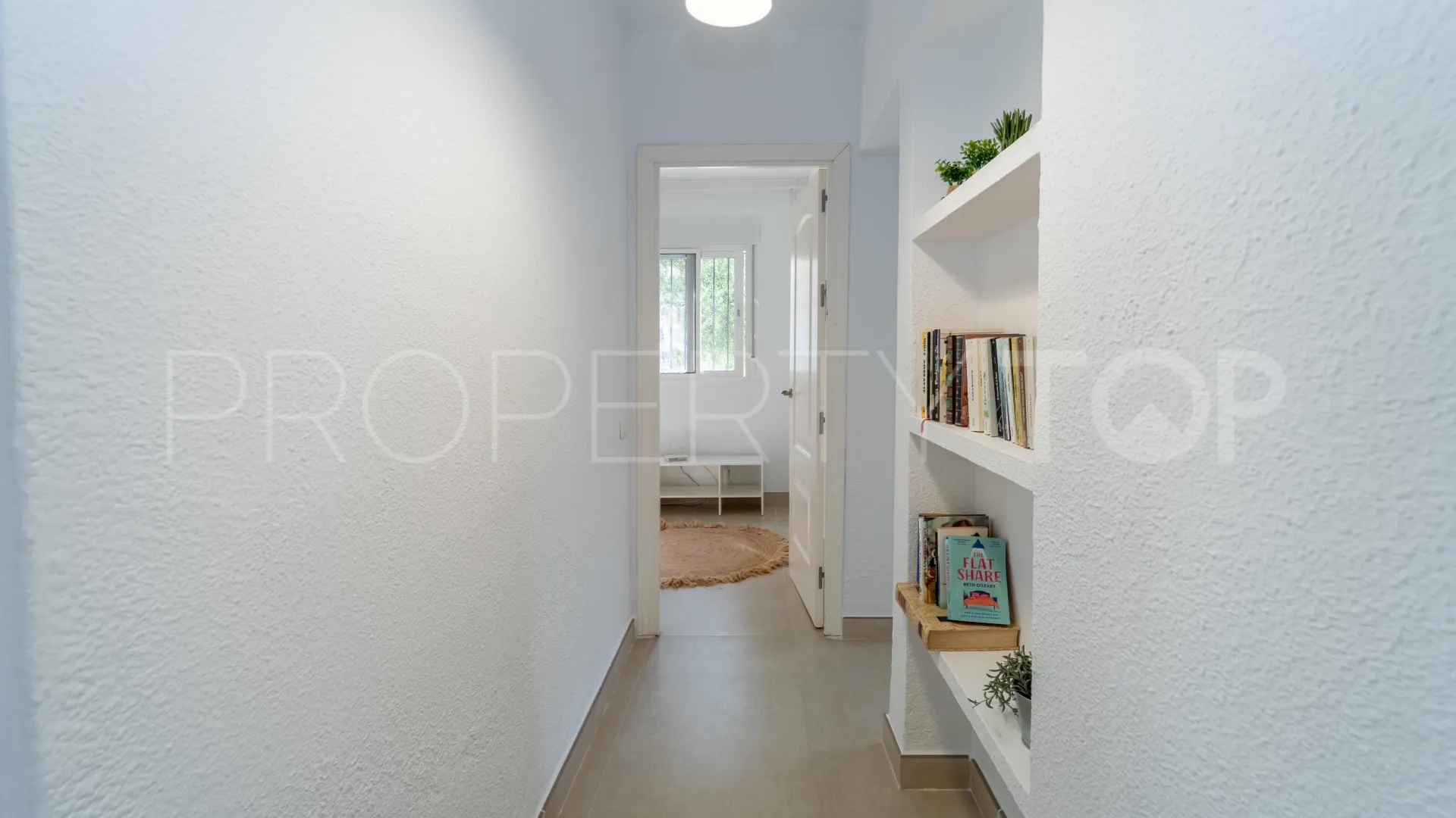 Buy Calahonda villa with 3 bedrooms