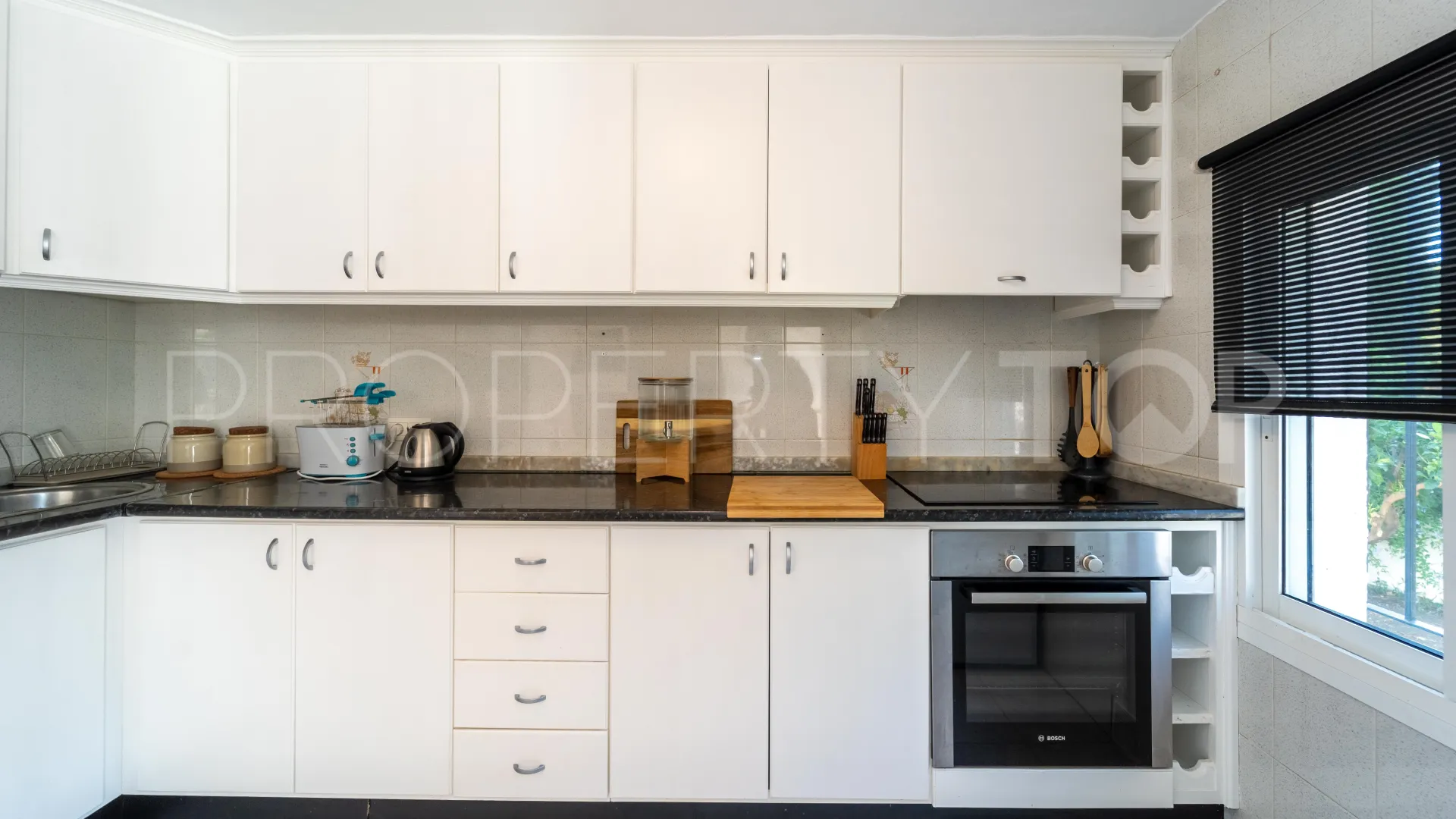 Buy Calahonda villa with 3 bedrooms
