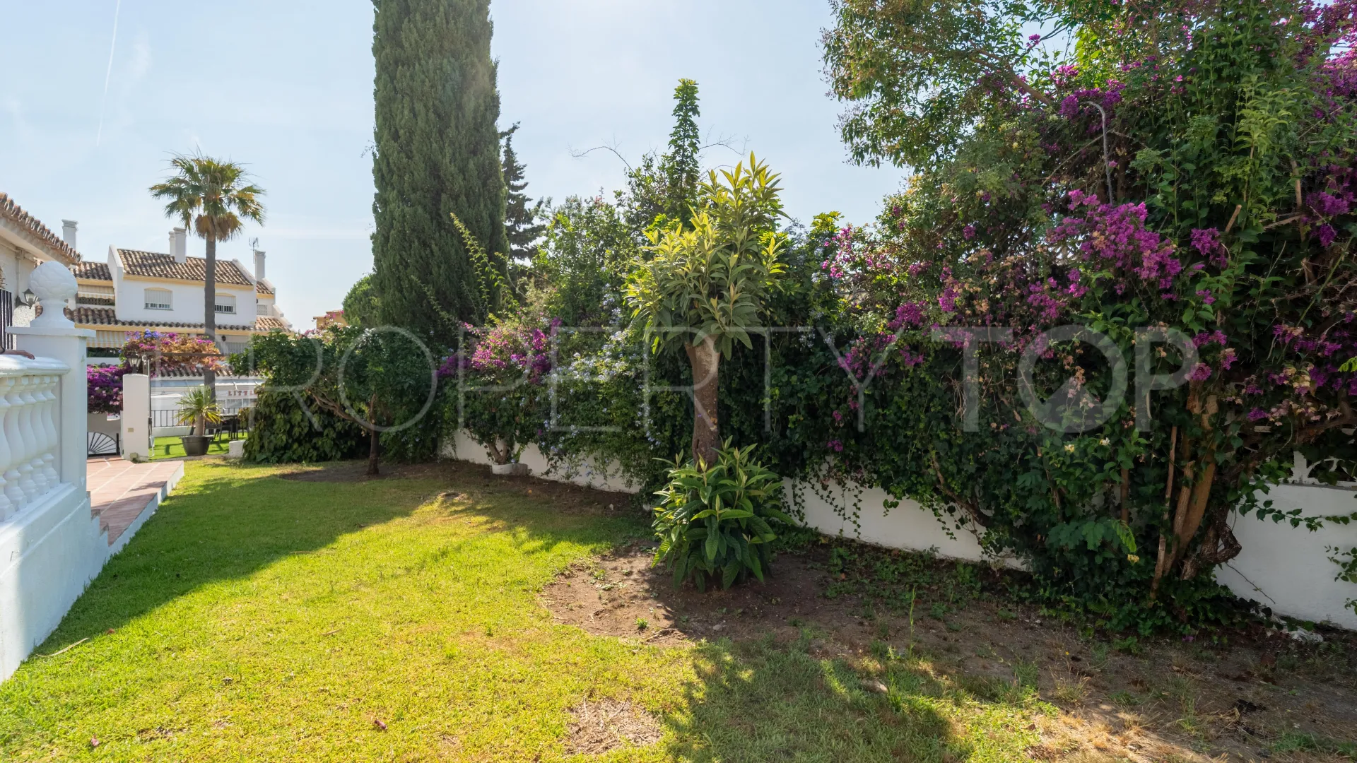 Buy Calahonda villa with 3 bedrooms