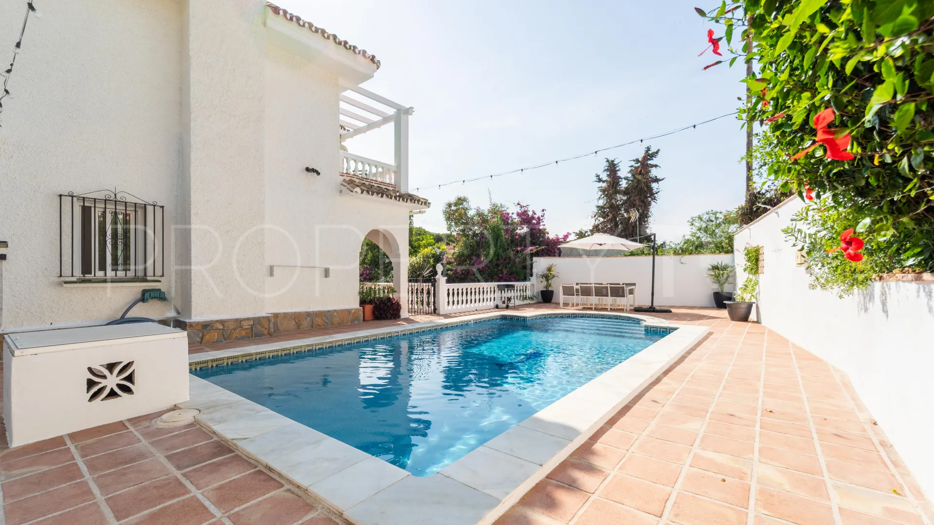 Buy Calahonda villa with 3 bedrooms