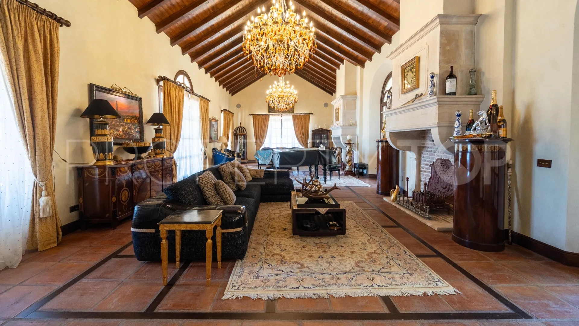 Villa for sale in La Mairena