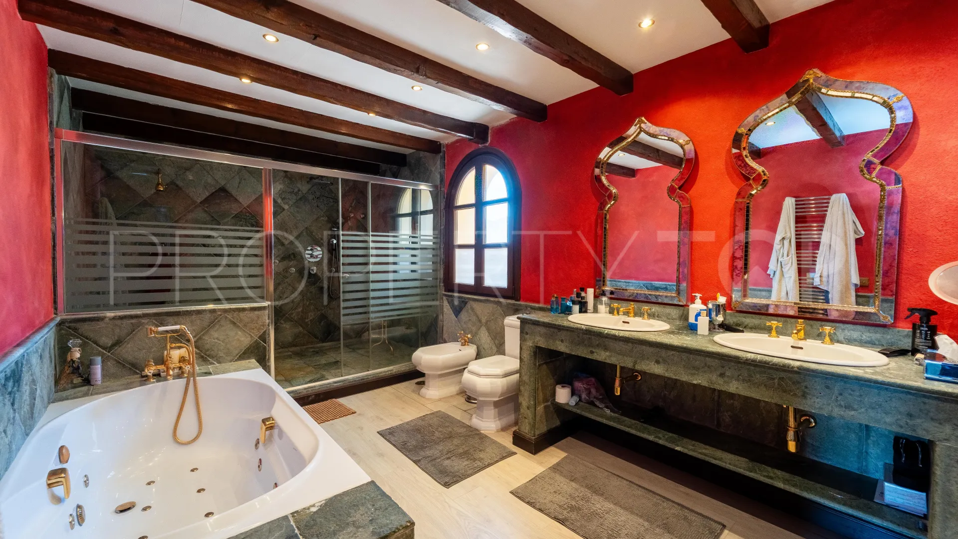 Villa for sale in La Mairena