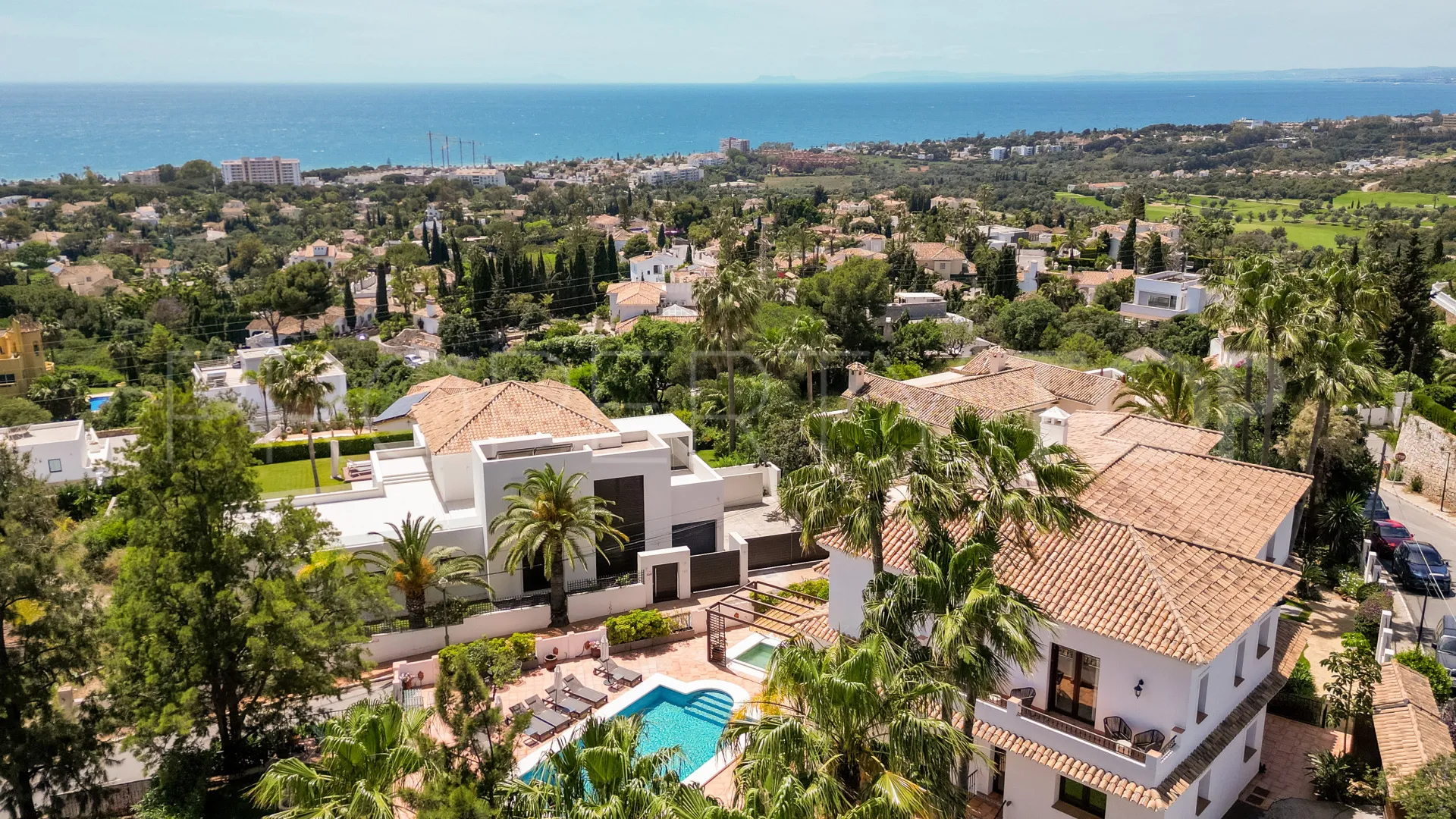 Se vende villa en El Rosario con 6 dormitorios