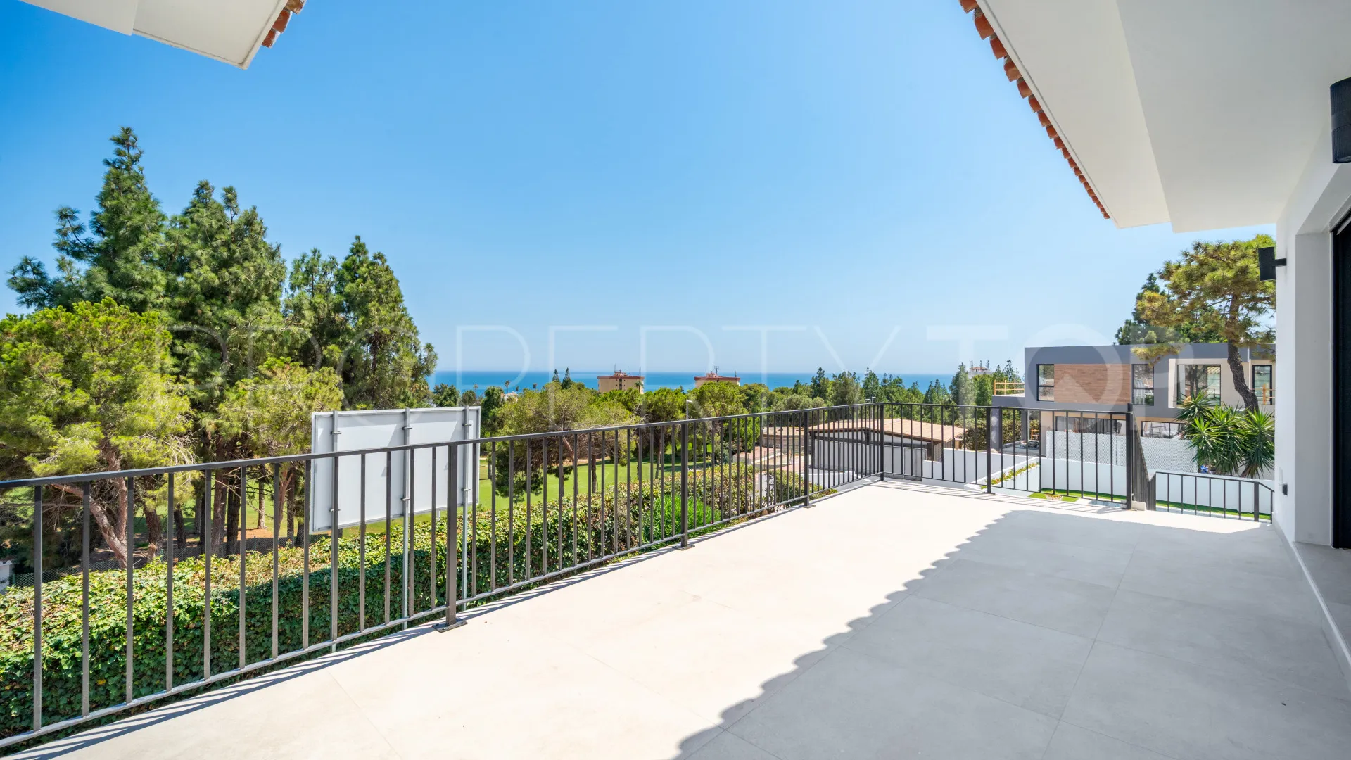 Cala de Mijas 5 bedrooms villa for sale