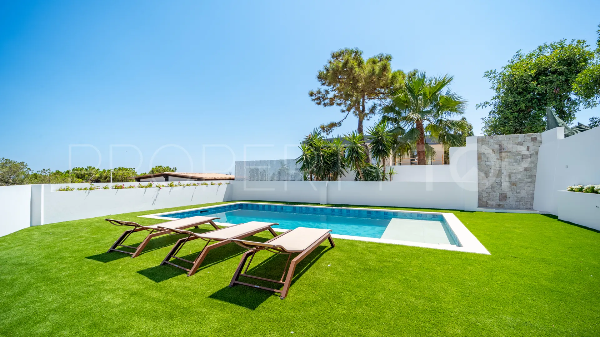 Cala de Mijas 5 bedrooms villa for sale
