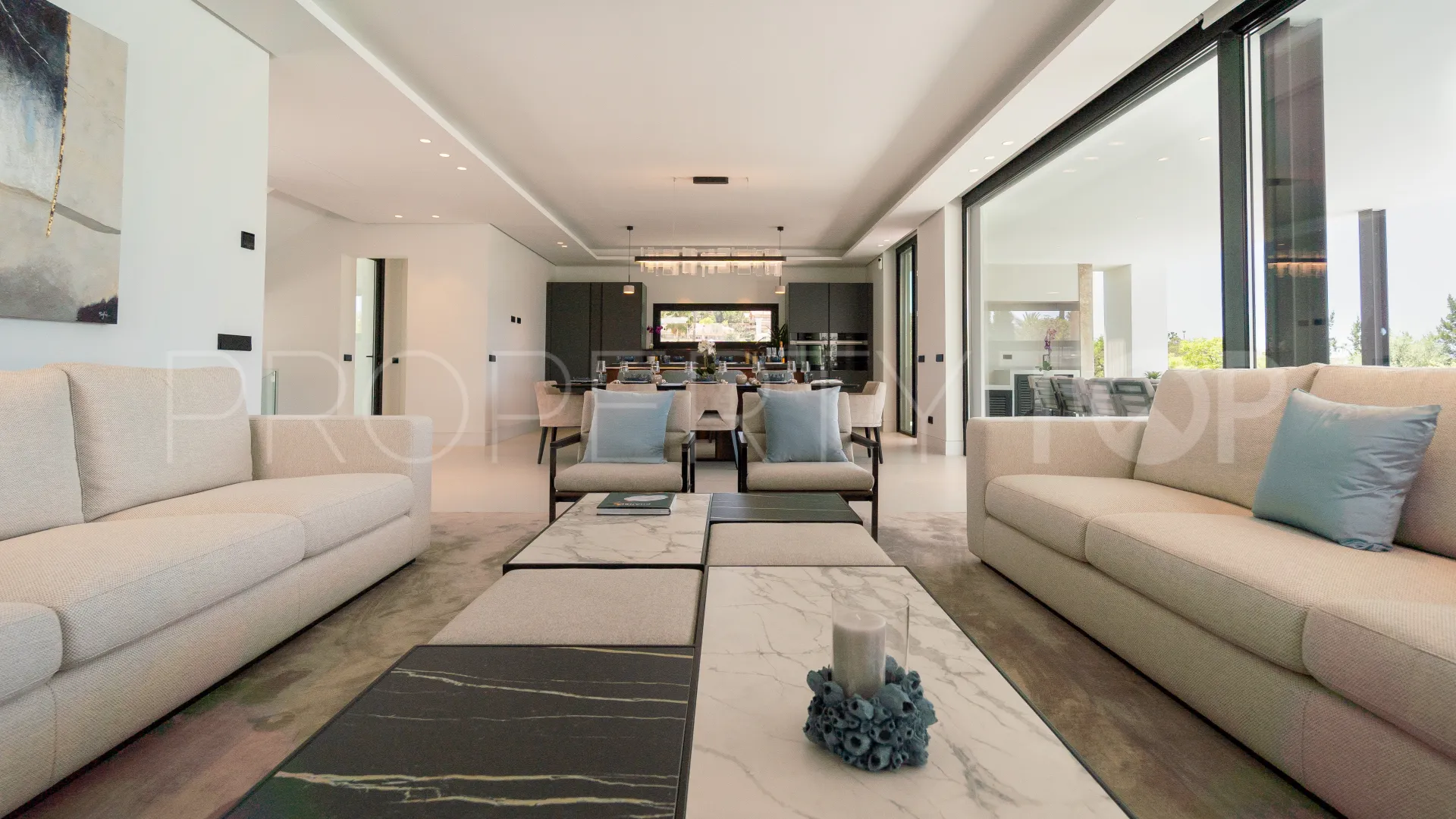 5 bedrooms villa for sale in Nueva Andalucia