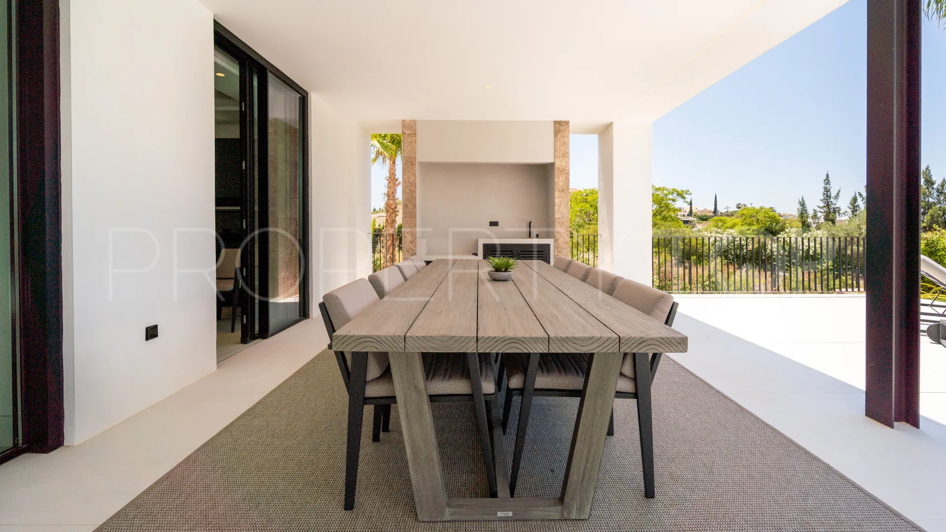 5 bedrooms villa for sale in Nueva Andalucia
