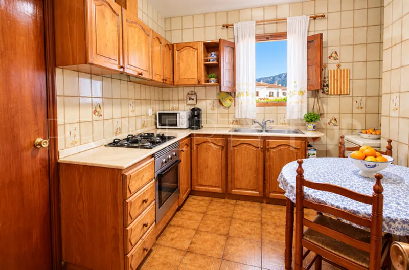 For sale 6 bedrooms town house in Altea