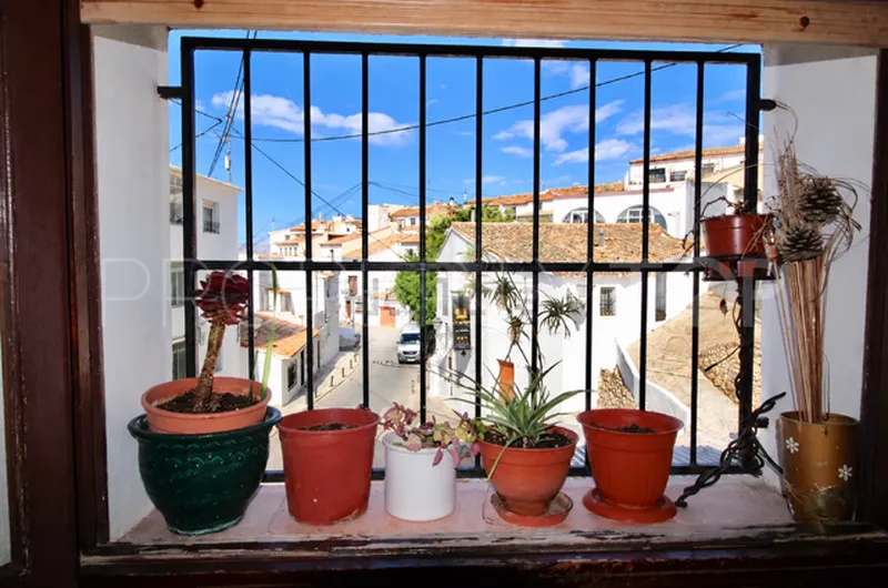 For sale 6 bedrooms town house in Altea