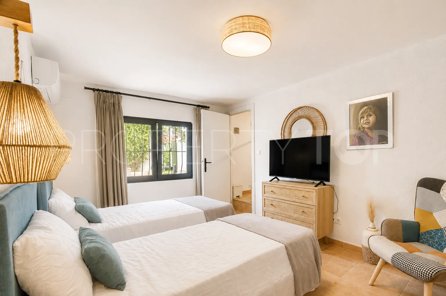 Villa de 5 dormitorios a la venta en Entrepinos