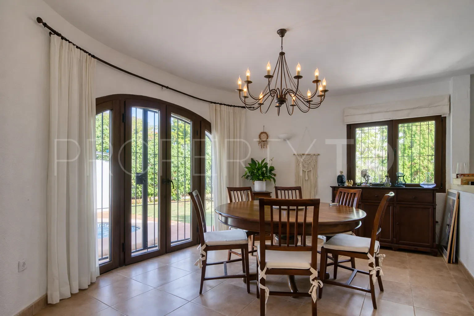 Villa de 5 dormitorios a la venta en Entrepinos
