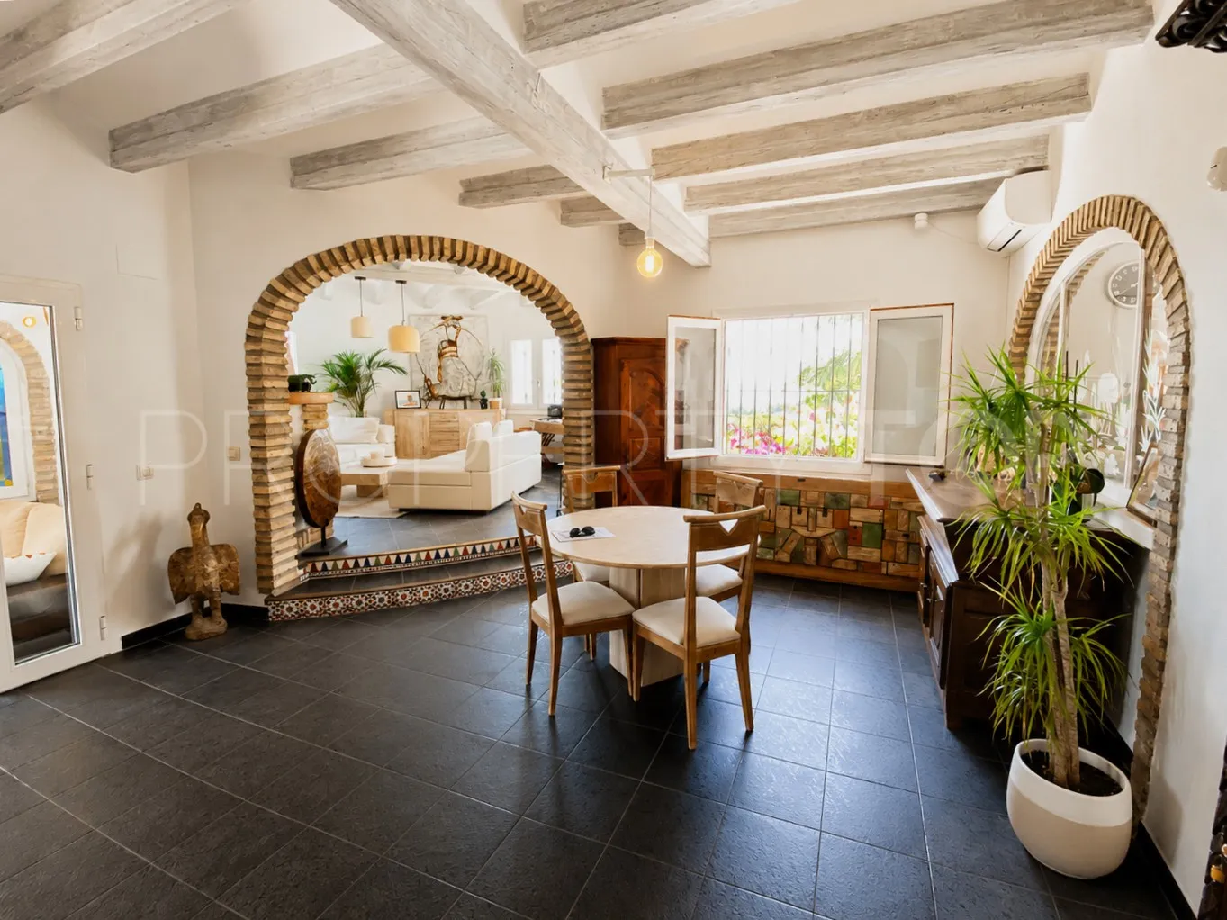 Villa en venta en Denia de 4 dormitorios