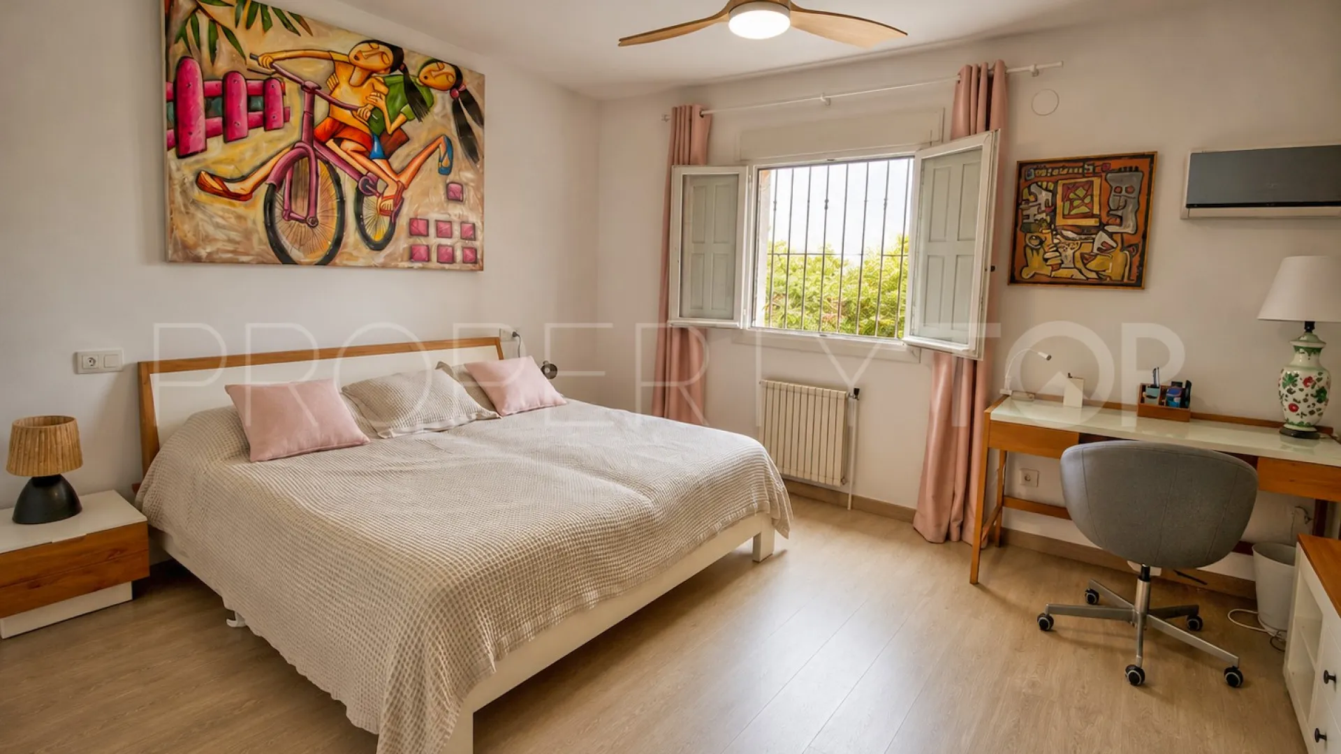 Villa en venta en Denia de 4 dormitorios