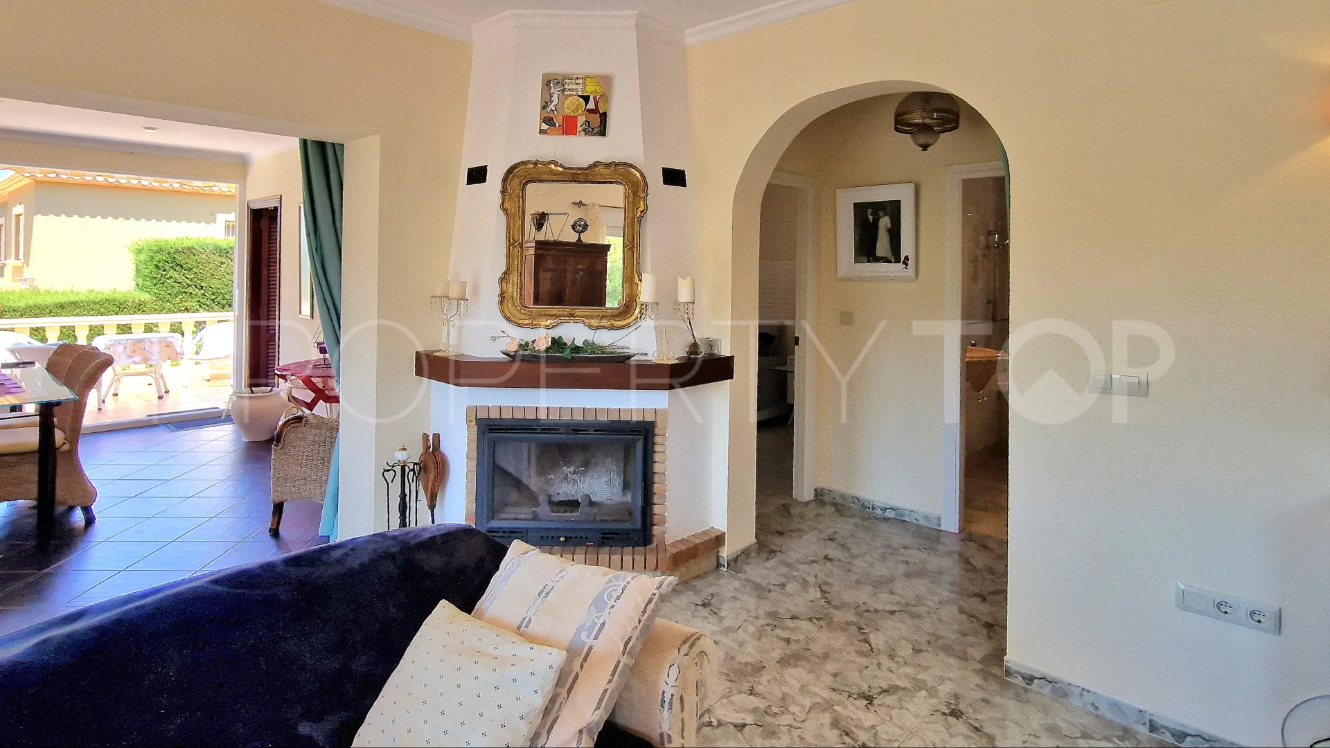 Comprar villa con 7 dormitorios en Denia