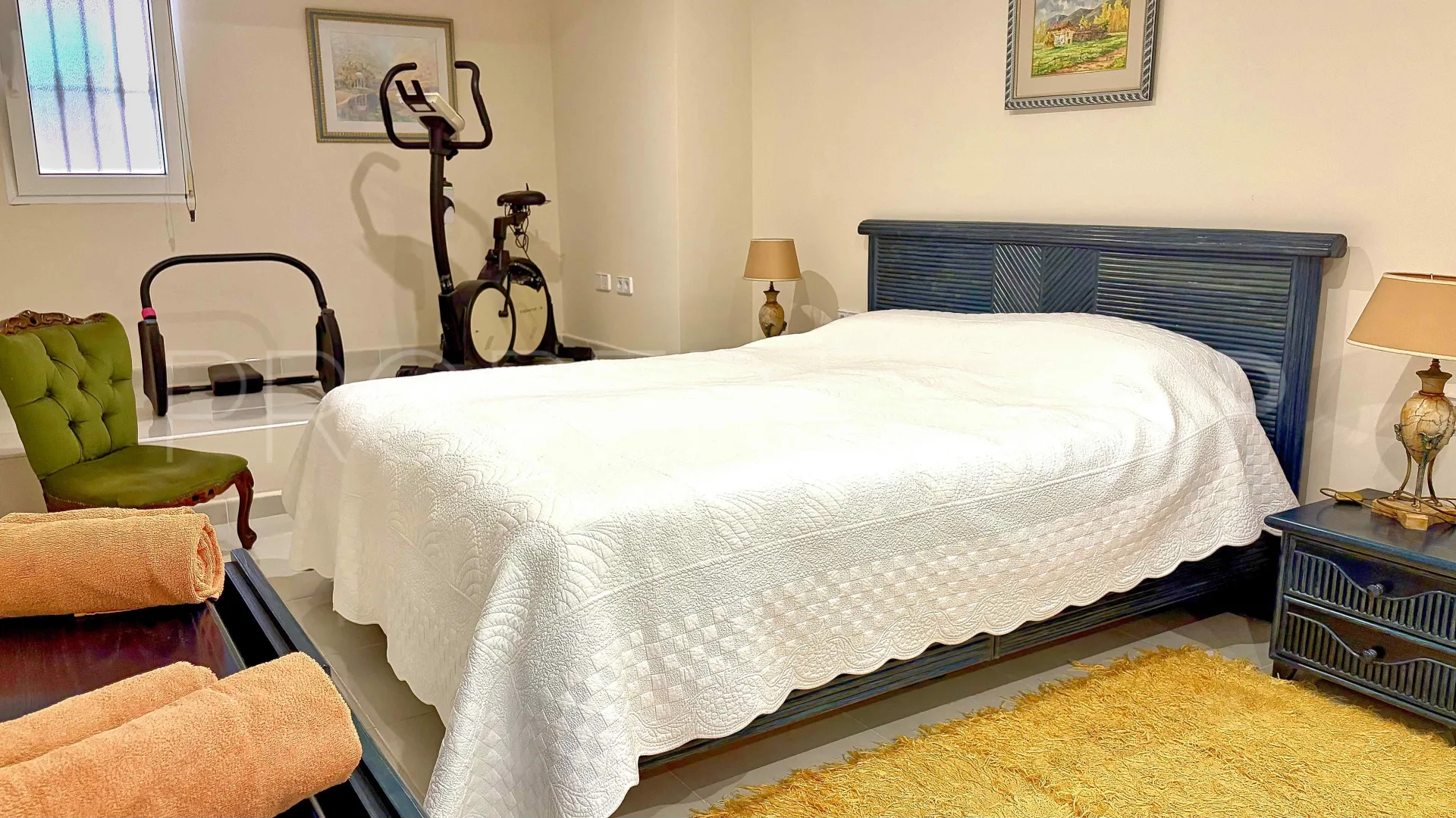 Comprar villa con 7 dormitorios en Denia