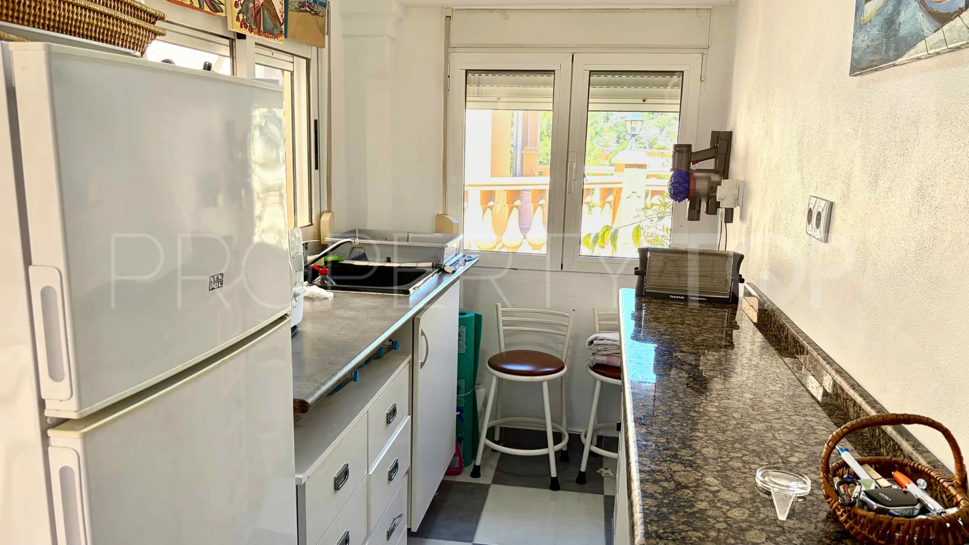Comprar villa con 7 dormitorios en Denia