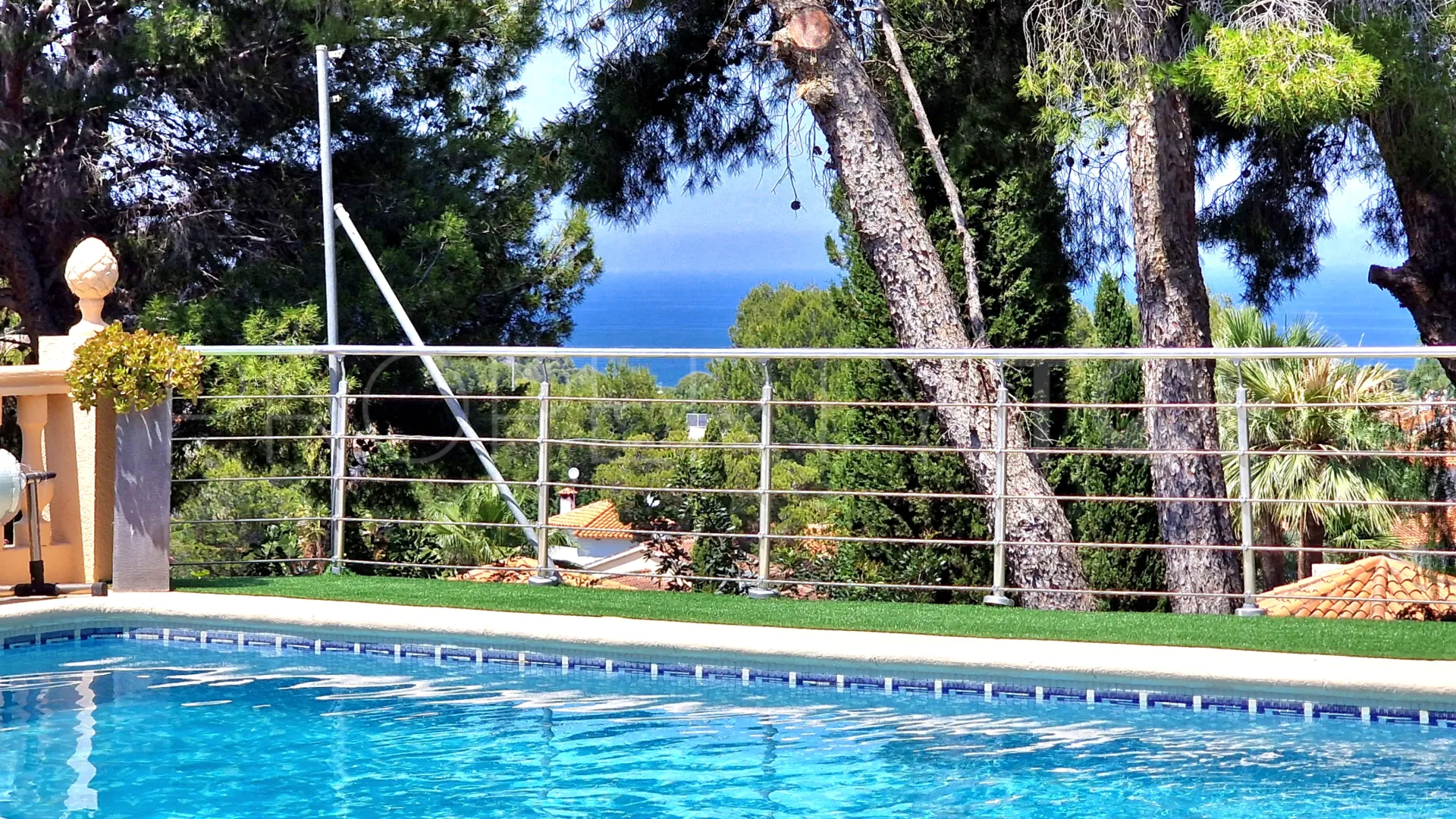 Comprar villa con 7 dormitorios en Denia