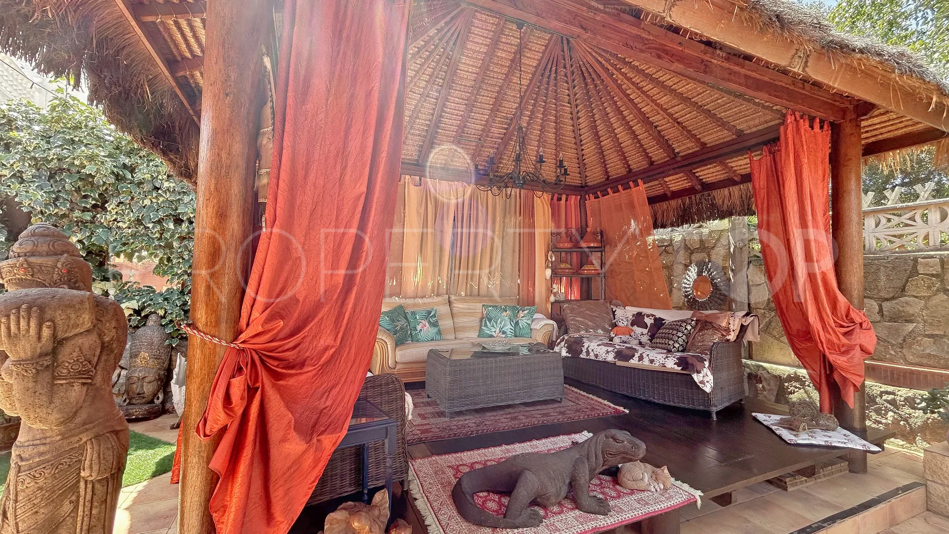 Se vende villa en Orba con 4 dormitorios