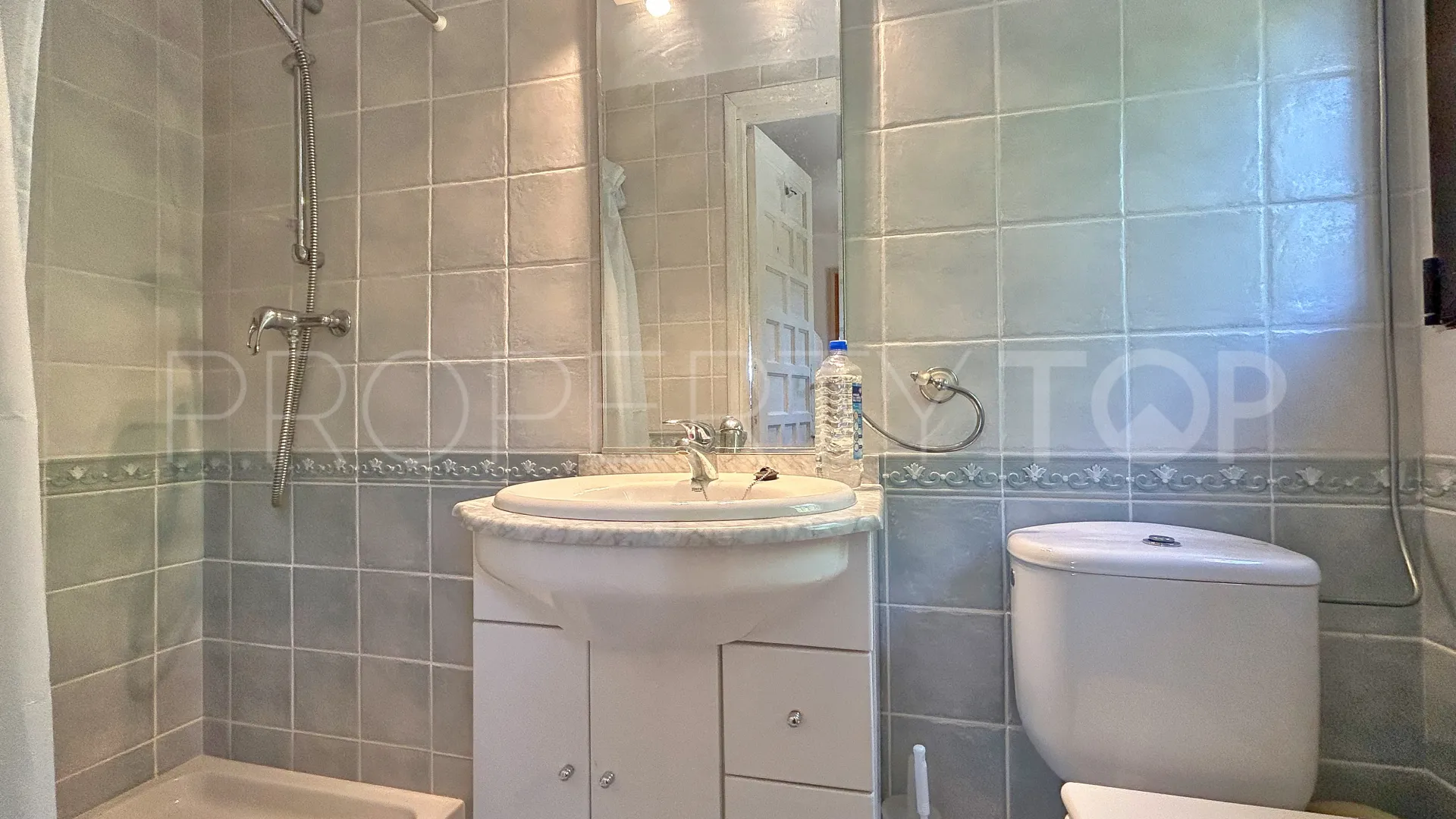 Se vende villa en Orba con 4 dormitorios