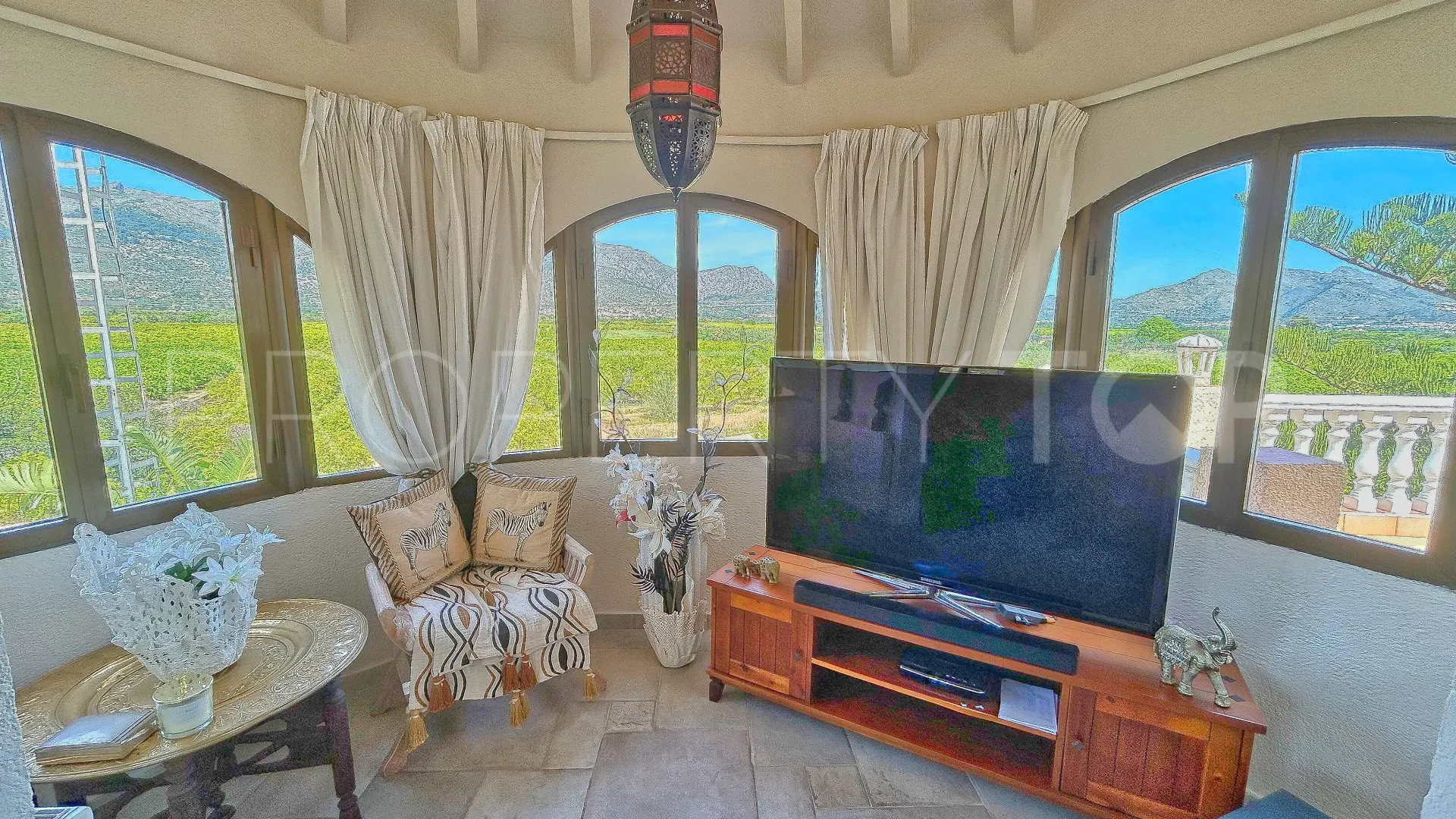 Se vende villa en Orba con 4 dormitorios